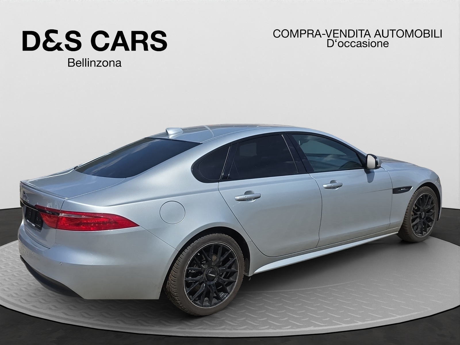 JAGUAR XF 20d Pure AWD Automatic-image-4