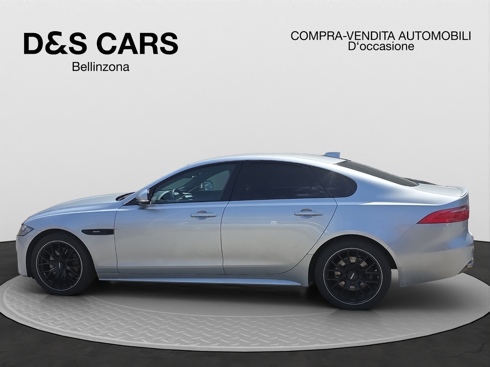 JAGUAR XF 20d Pure AWD Automatic-image-1
