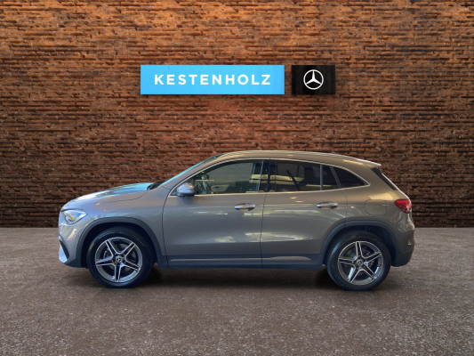 MERCEDES-BENZ GLA 250e AMG Line 8G-DCT-showroom-element-3