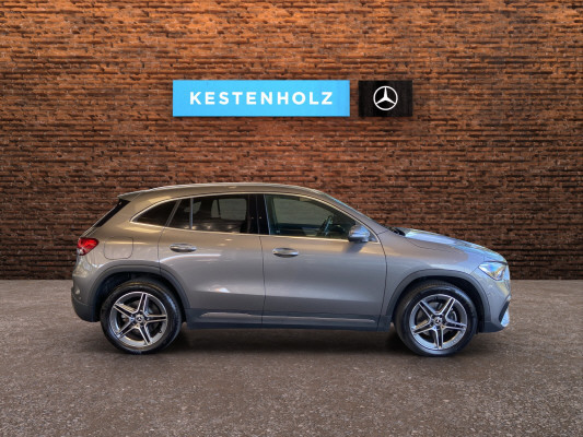 MERCEDES-BENZ GLA 250e AMG Line 8G-DCT-image-2