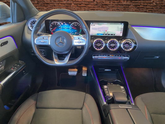 MERCEDES-BENZ GLA 250e AMG Line 8G-DCT-image-9