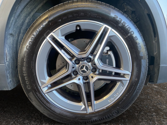 MERCEDES-BENZ GLA 250e AMG Line 8G-DCT-image-7