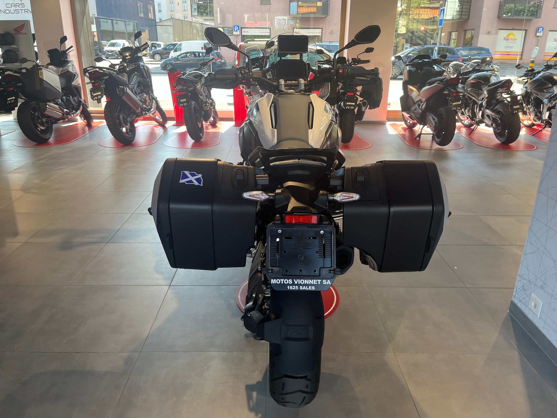 BMW R 1300 GS-image-4