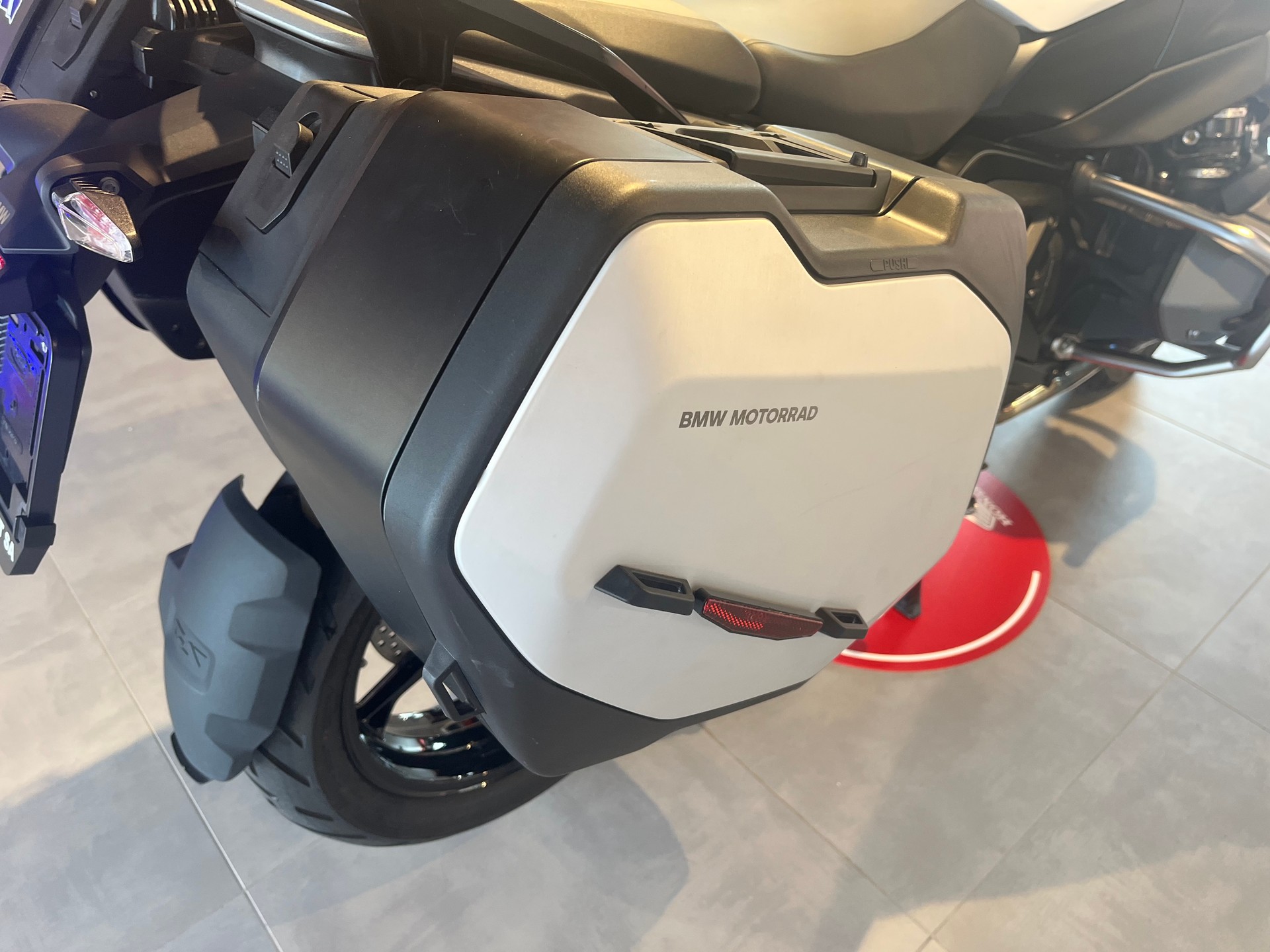 BMW R 1300 GS-image-10