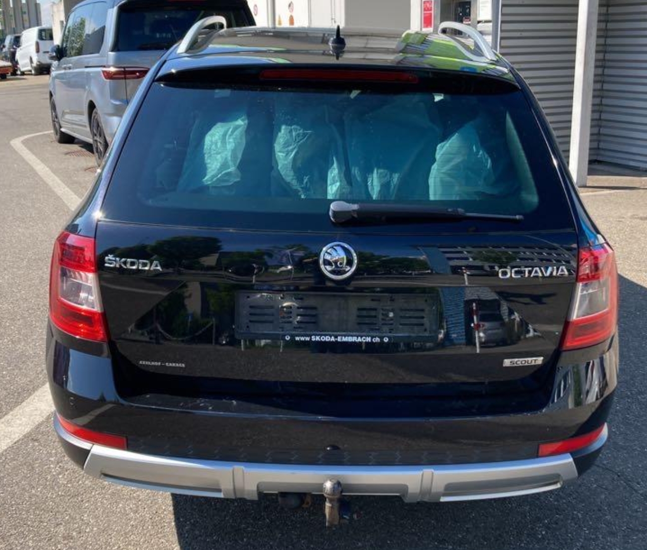 SKODA Octavia Combi 2.0 TDI Scout 4x4 DSG-image-3