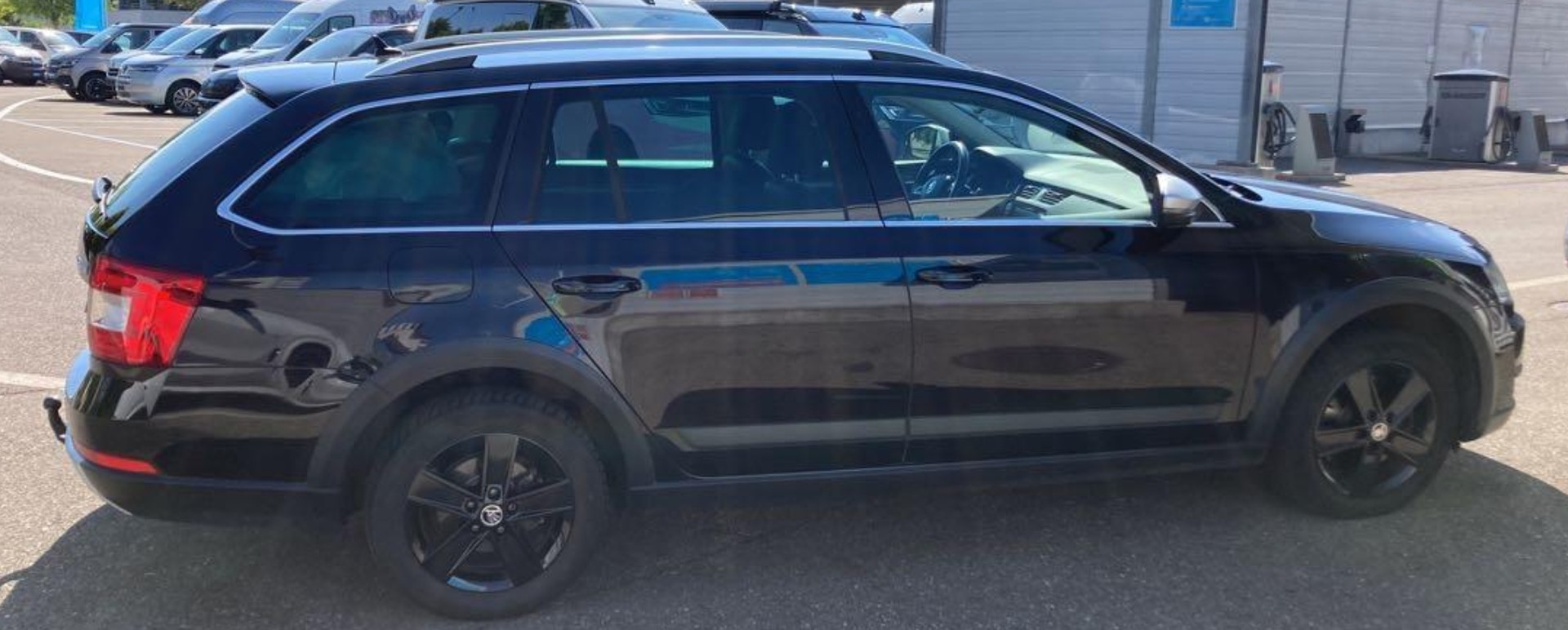 SKODA Octavia Combi 2.0 TDI Scout 4x4 DSG-image-2
