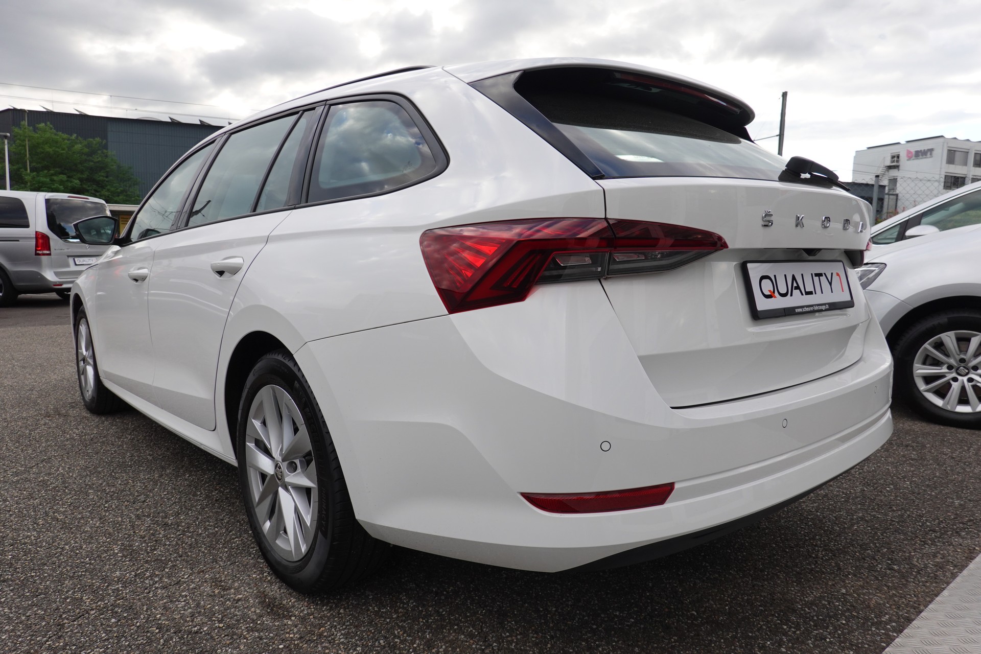 SKODA OCTAVIA COMBI 1.5 TSI mHEV - DSG- "STYLE" - 150 PS-image-1