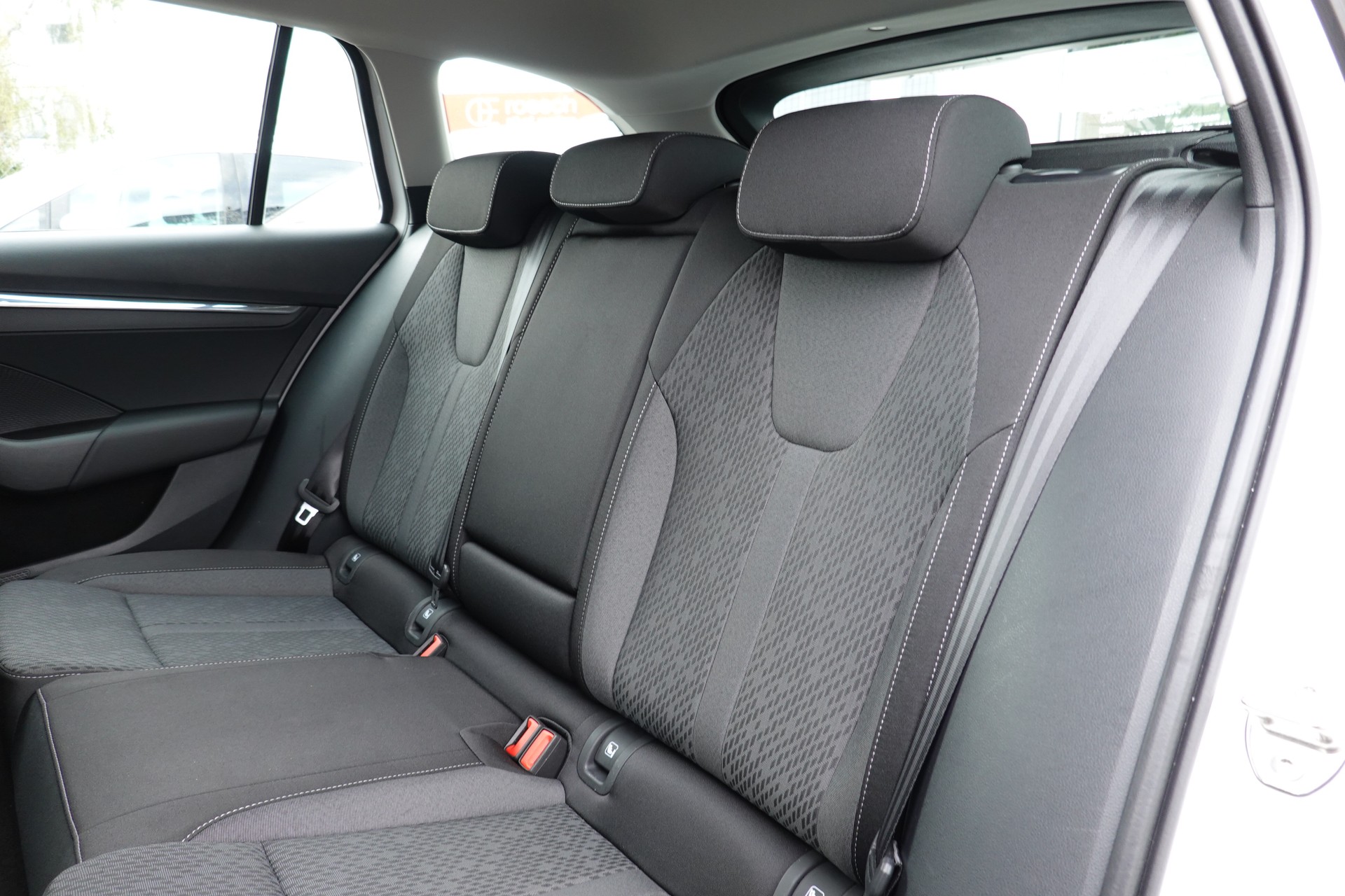 SKODA OCTAVIA COMBI 1.5 TSI mHEV - DSG- "STYLE" - 150 PS-image-14