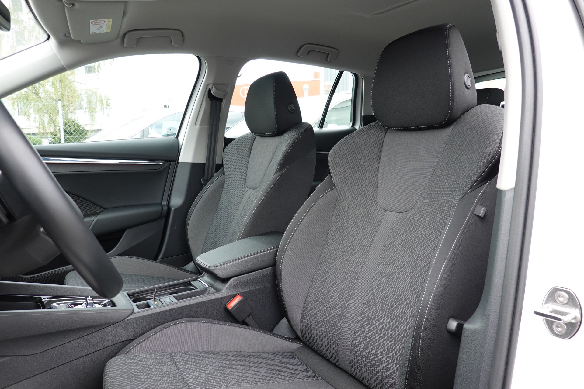 SKODA OCTAVIA COMBI 1.5 TSI mHEV - DSG- "STYLE" - 150 PS-image-13