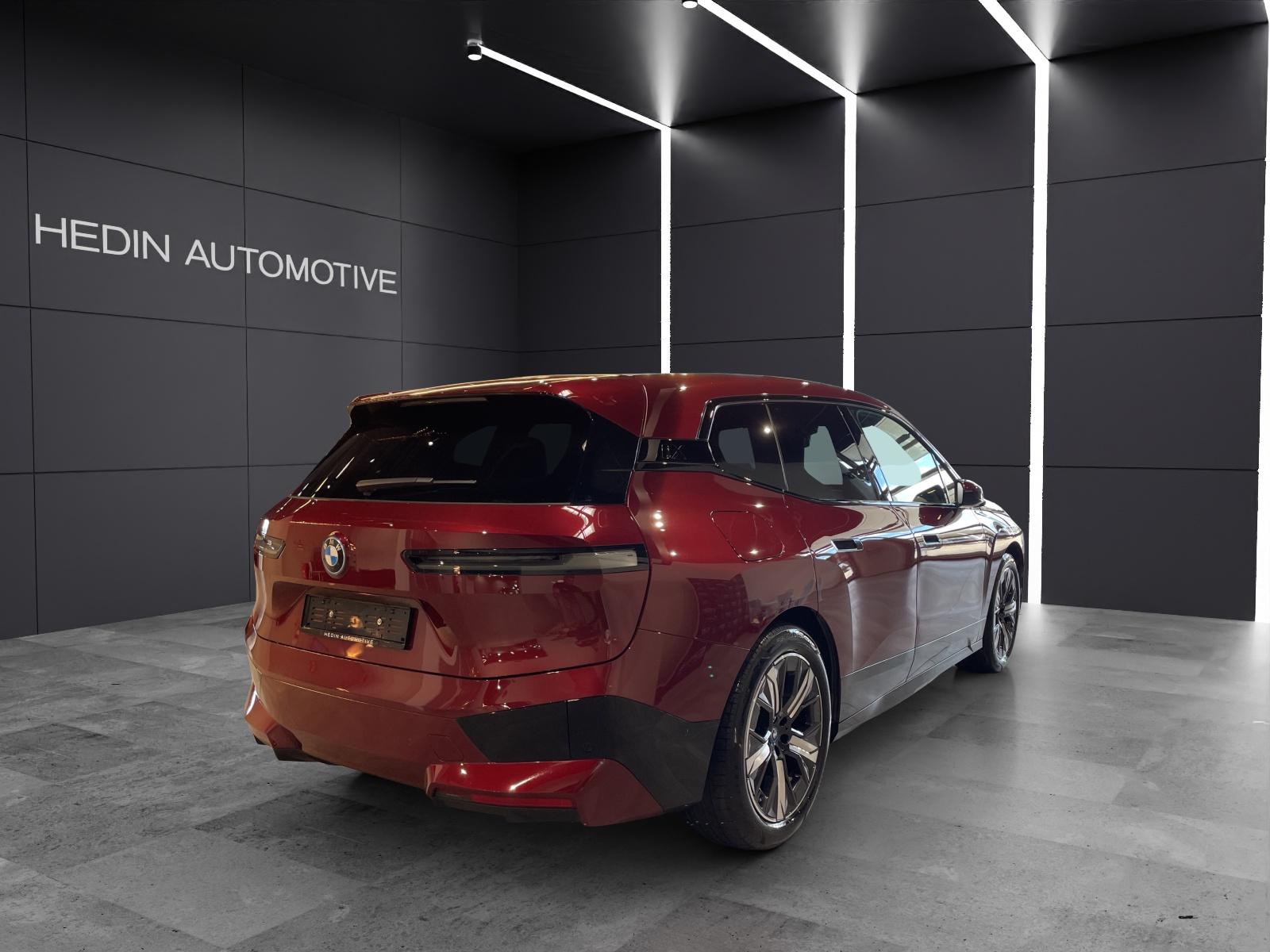 BMW iX xDrive40 SPORTPAKET Attraktiven Leasingzinssatz ab 1,9 % bei Abschluss einer BMW Fahrzeugversicherung.-image-5