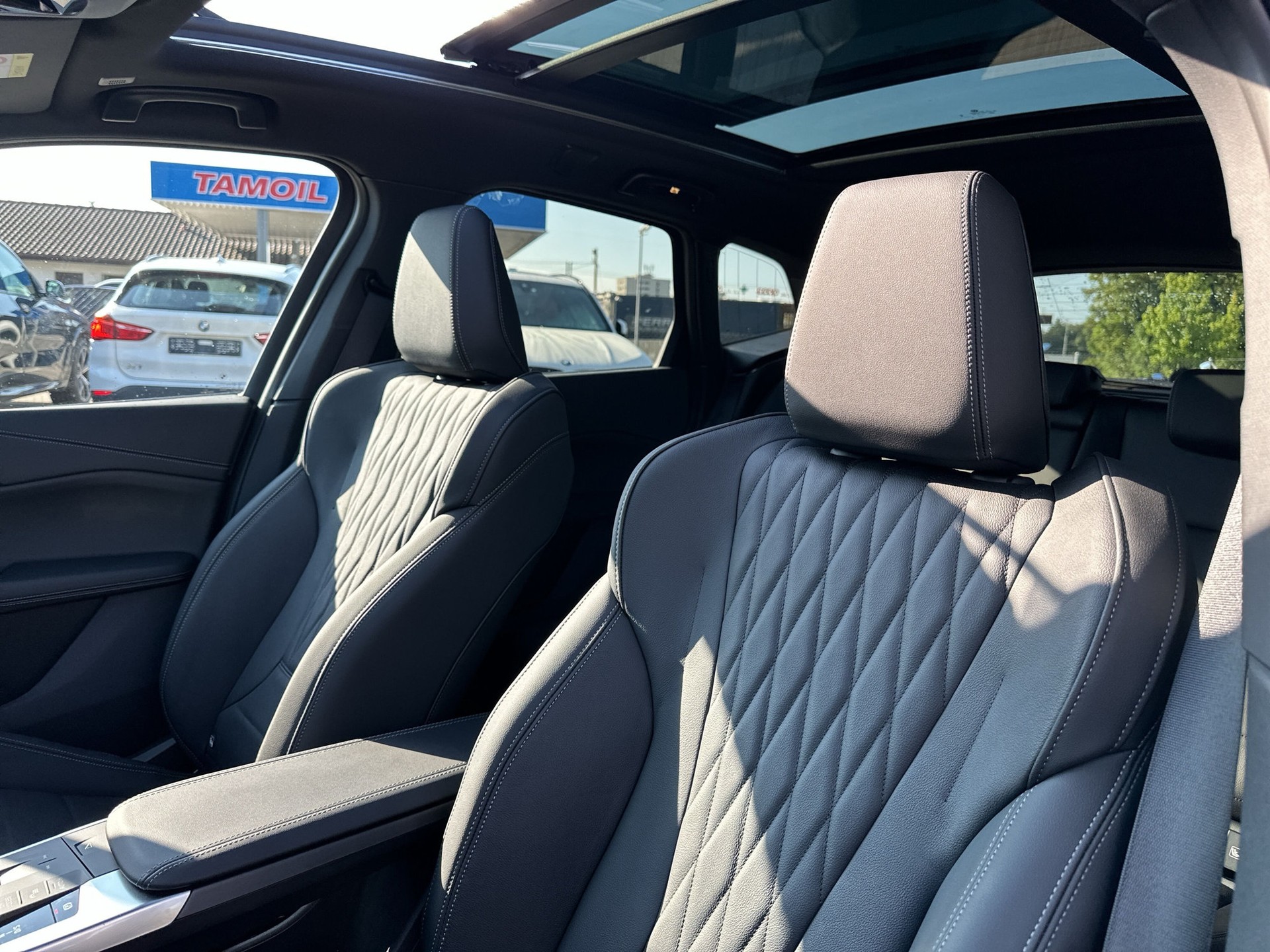 BMW 220i Active Tourer M Sport DKG-image-8
