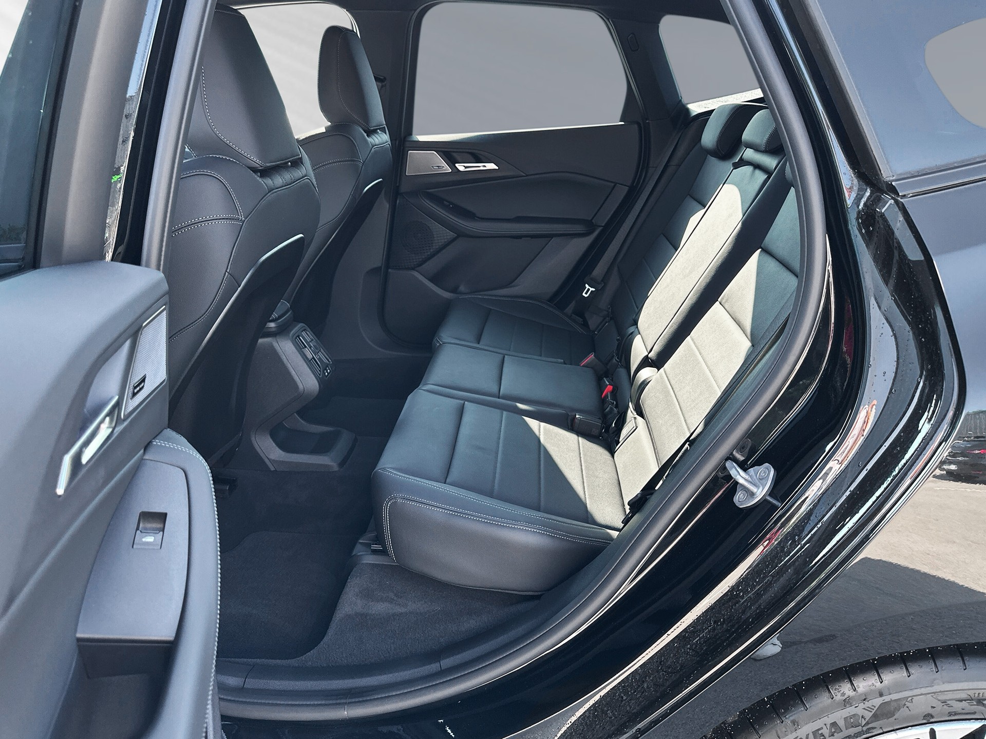 BMW 220i Active Tourer M Sport DKG-image-6