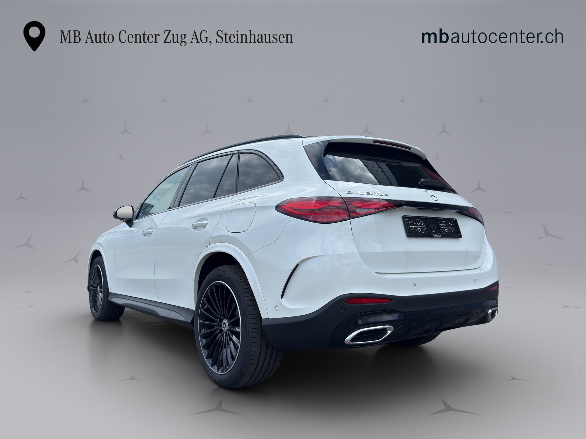 MERCEDES-BENZ GLC 300 e EQ Star AMG Line 4matic-image-3