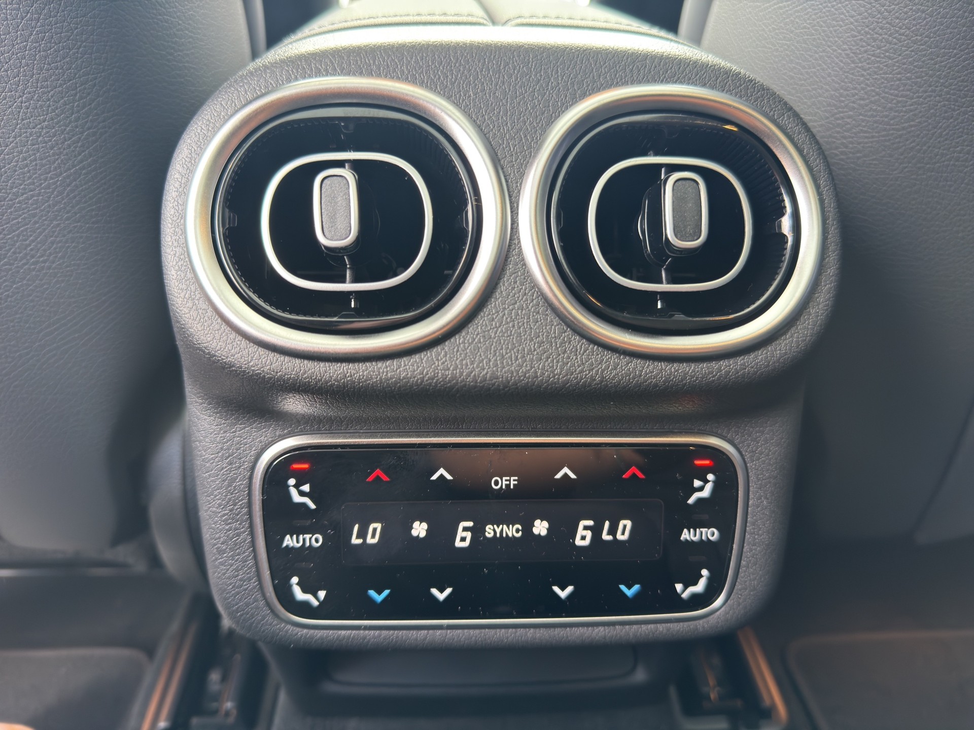 MERCEDES-BENZ GLC 300 e EQ Star AMG Line 4matic-image-20