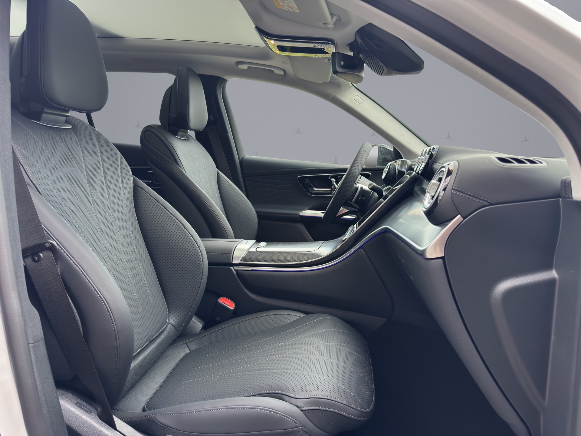 MERCEDES-BENZ GLC 300 e EQ Star AMG Line 4matic-image-21