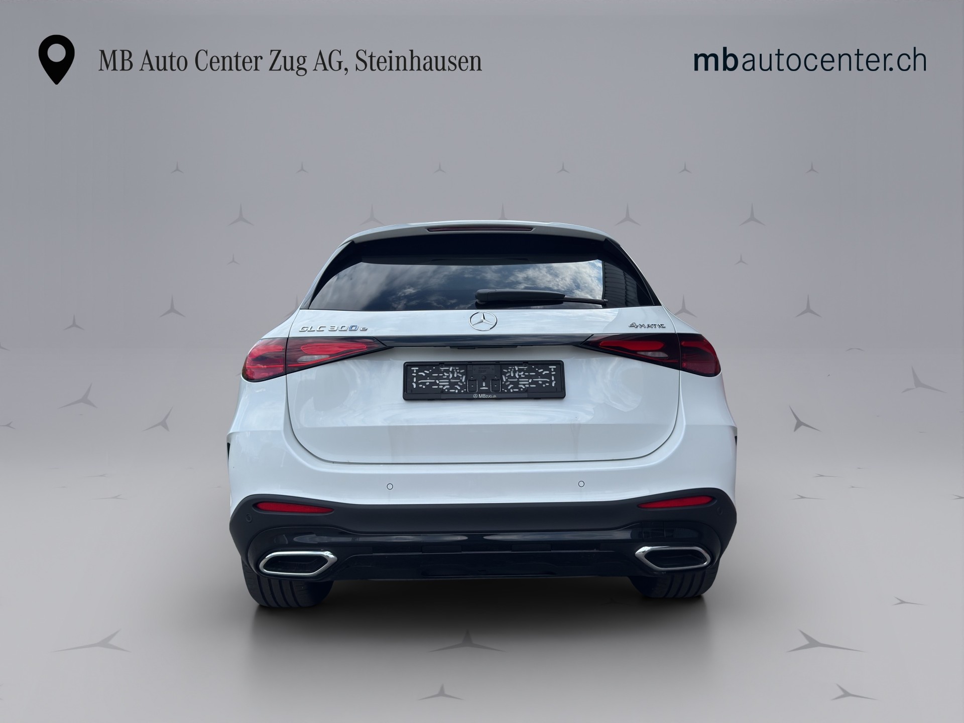 MERCEDES-BENZ GLC 300 e EQ Star AMG Line 4matic-image-4