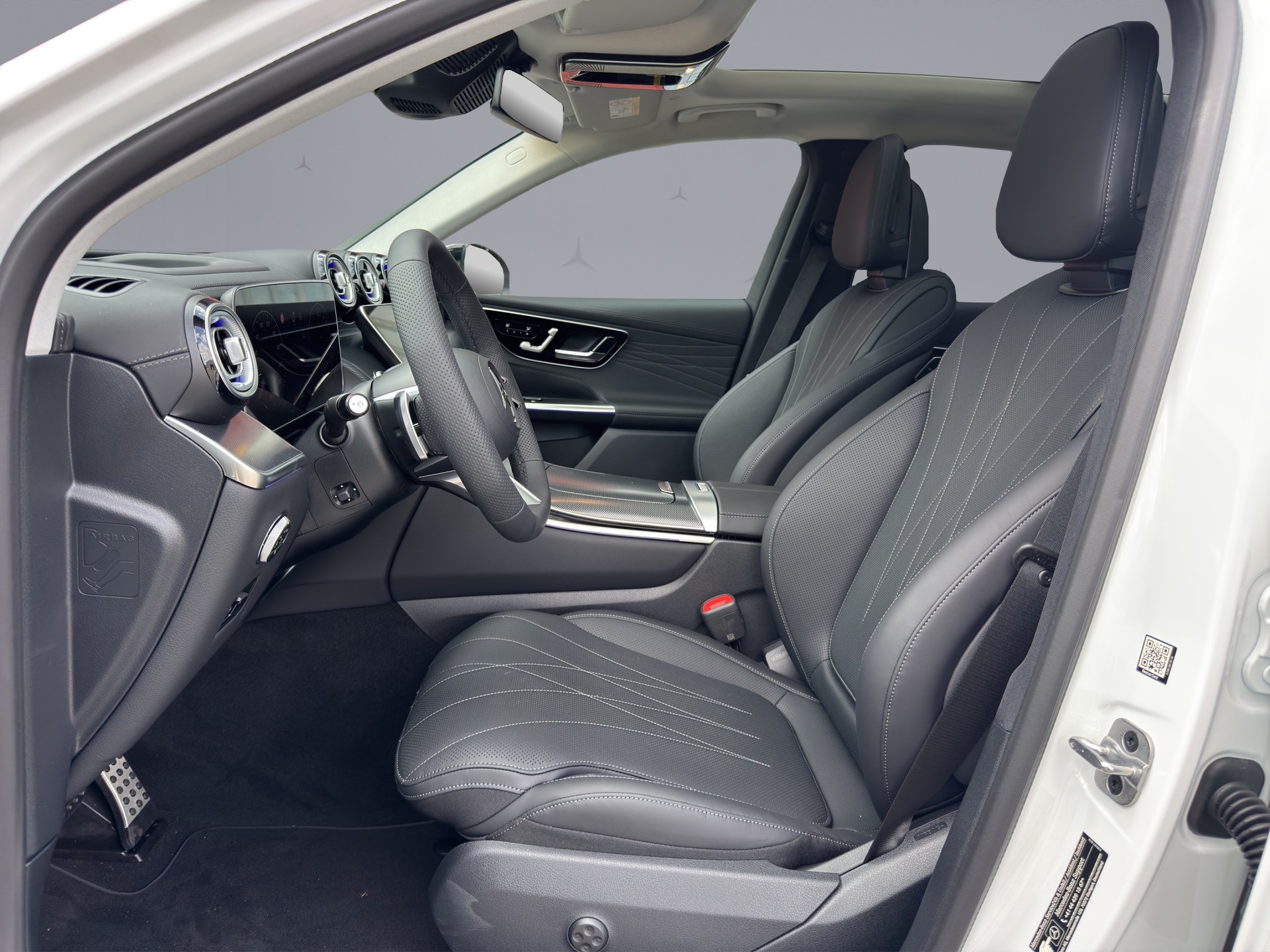 MERCEDES-BENZ GLC 300 e EQ Star AMG Line 4matic-image-9