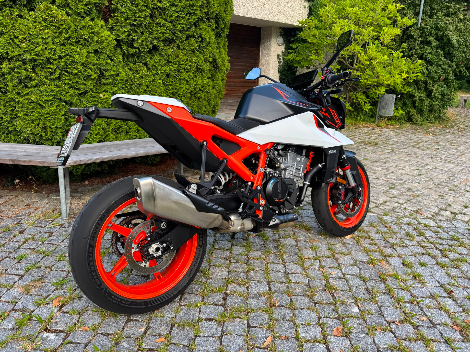 KTM 990 Duke R-image-7
