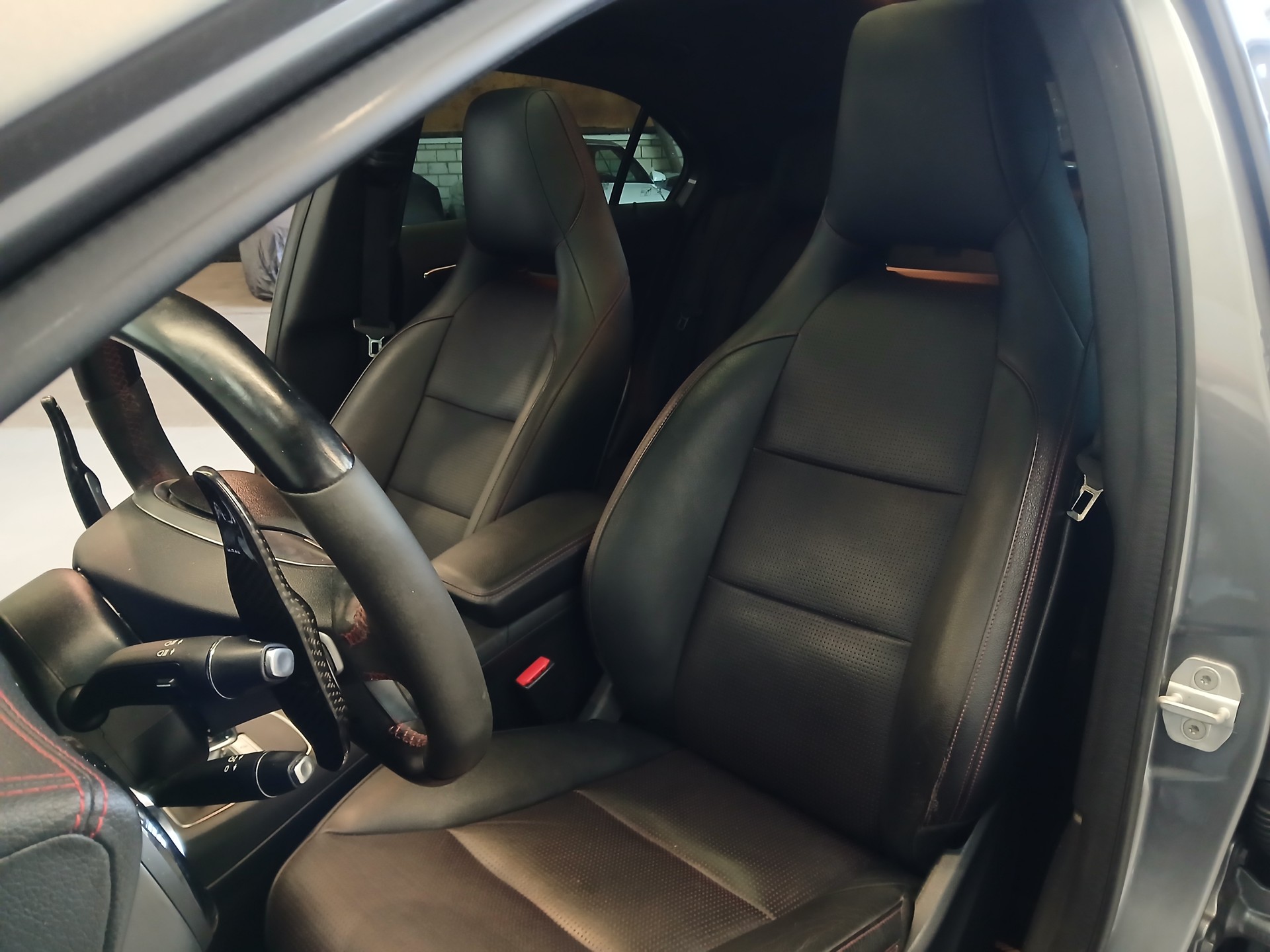 MERCEDES-BENZ A 45 AMG-image-10
