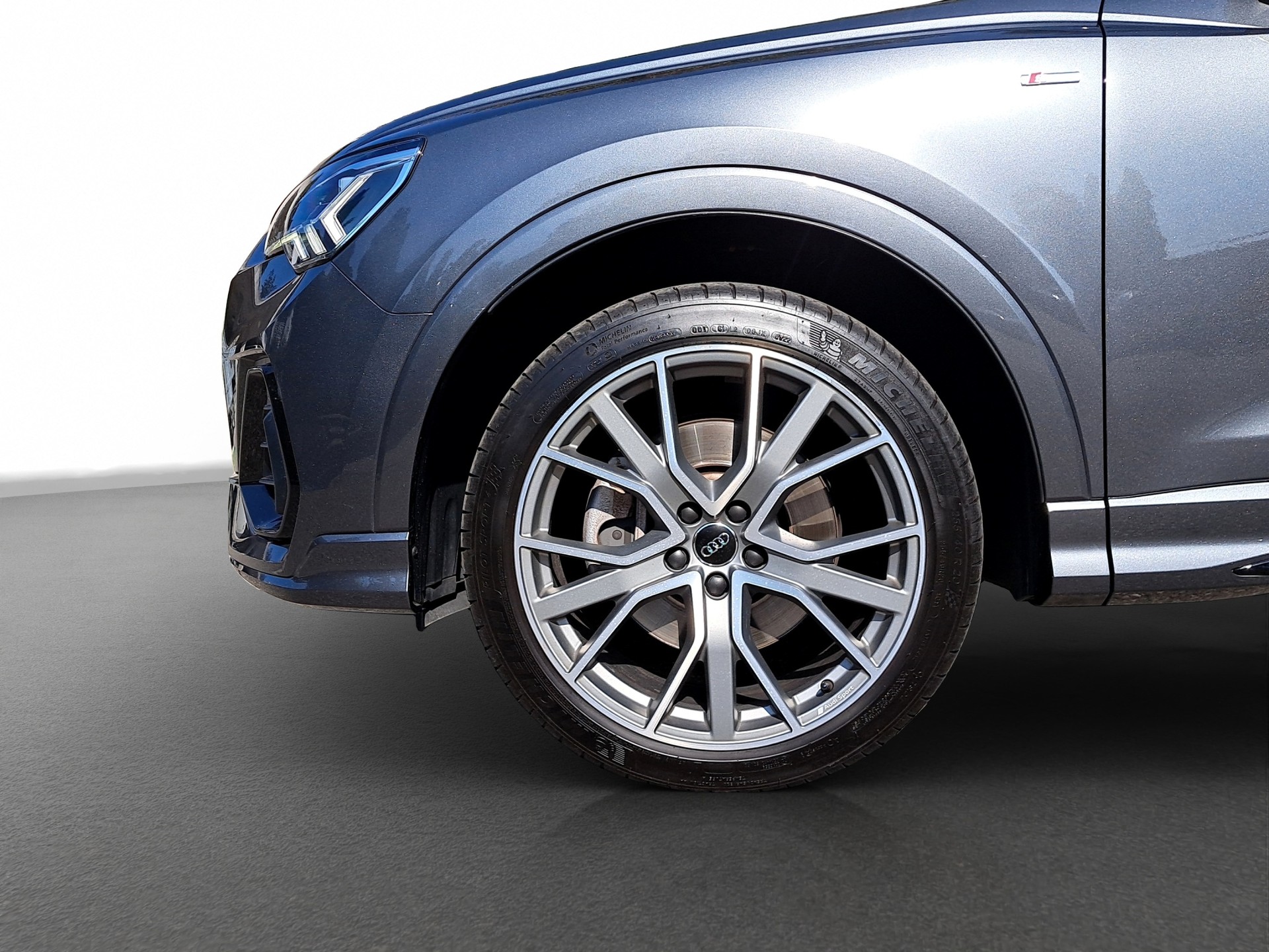 AUDI Q3 40 TDI S line quattro S-tronic *Optikpaket schwarz/mega Ausstattung/Anhängerkupplung*-image-3
