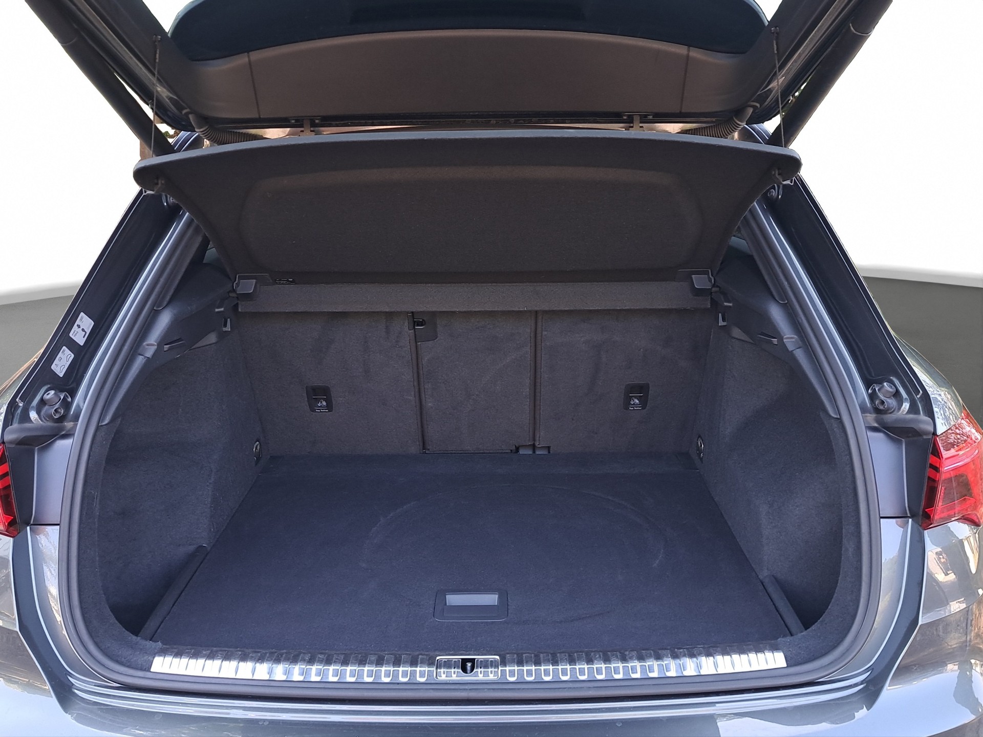 AUDI Q3 40 TDI S line quattro S-tronic *Optikpaket schwarz/mega Ausstattung/Anhängerkupplung*-image-12