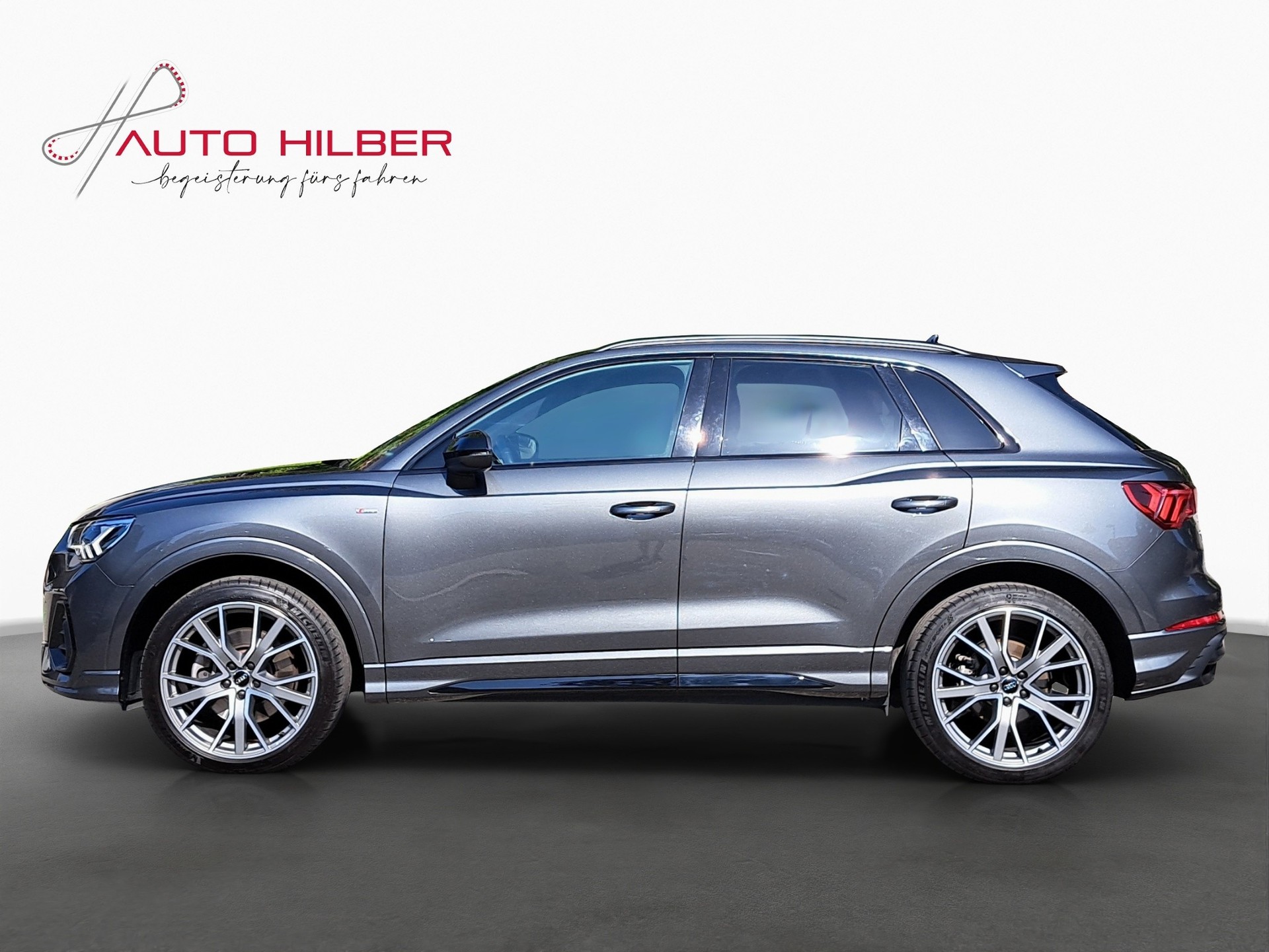 AUDI Q3 40 TDI S line quattro S-tronic *Optikpaket schwarz/mega Ausstattung/Anhängerkupplung*-image-2