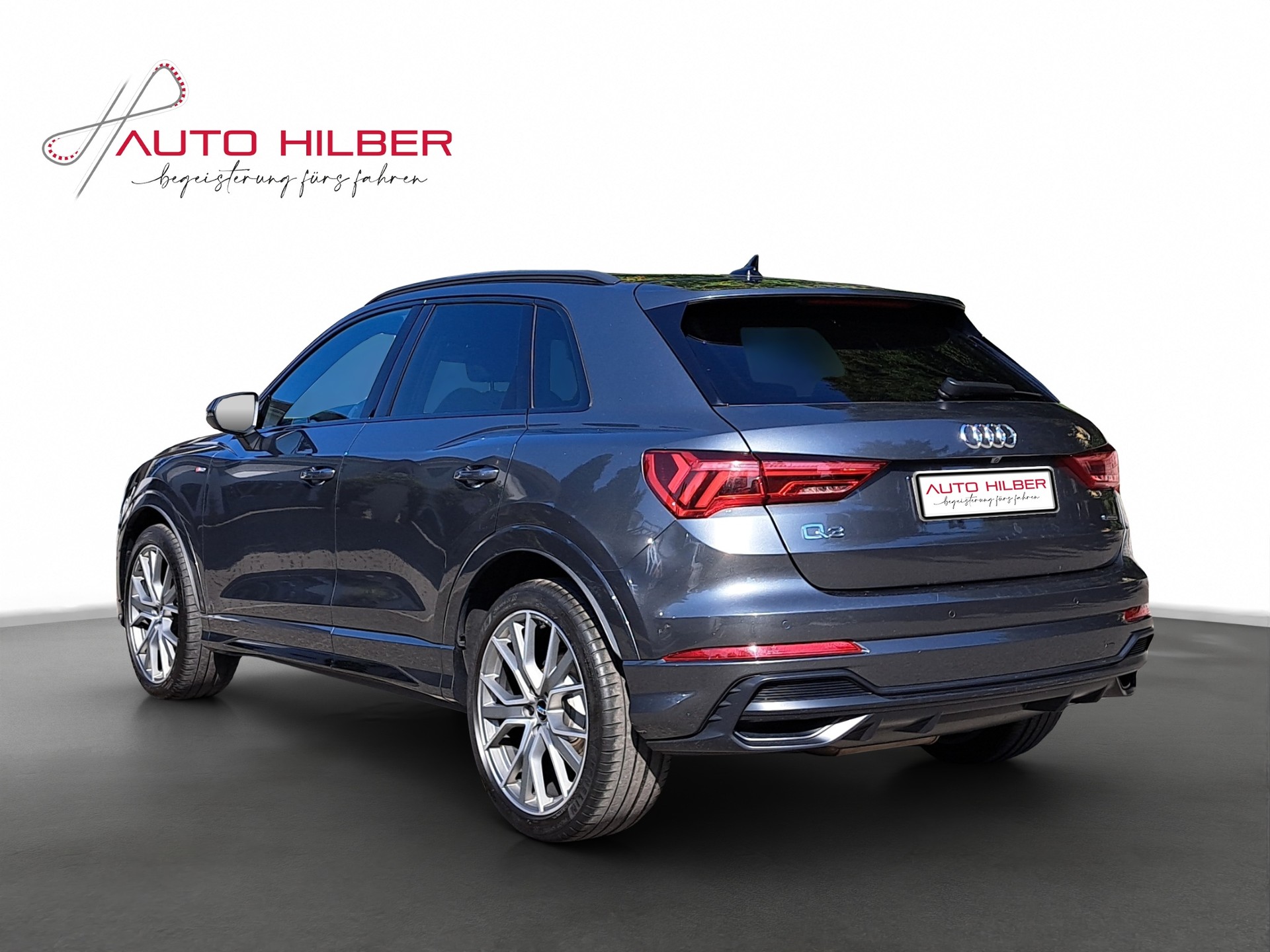 AUDI Q3 40 TDI S line quattro S-tronic *Optikpaket schwarz/mega Ausstattung/Anhängerkupplung*-image-4