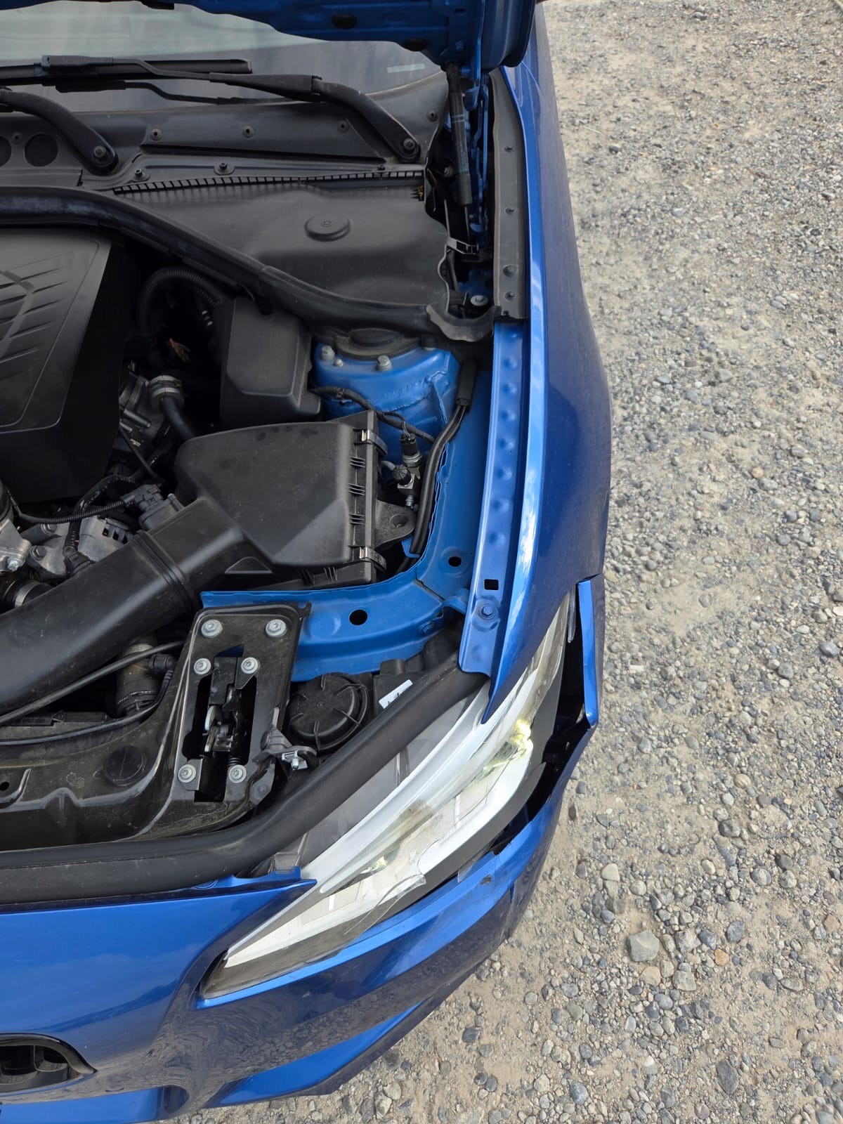 BMW M135i xDrive Steptronic-image-6