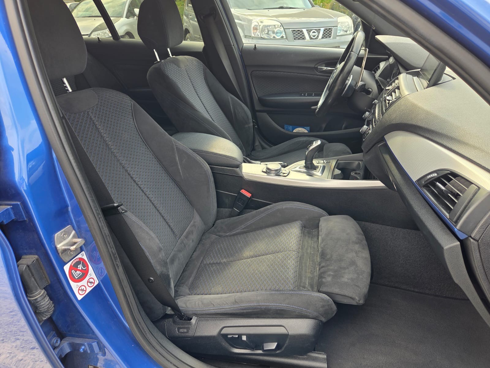 BMW M135i xDrive Steptronic-image-13
