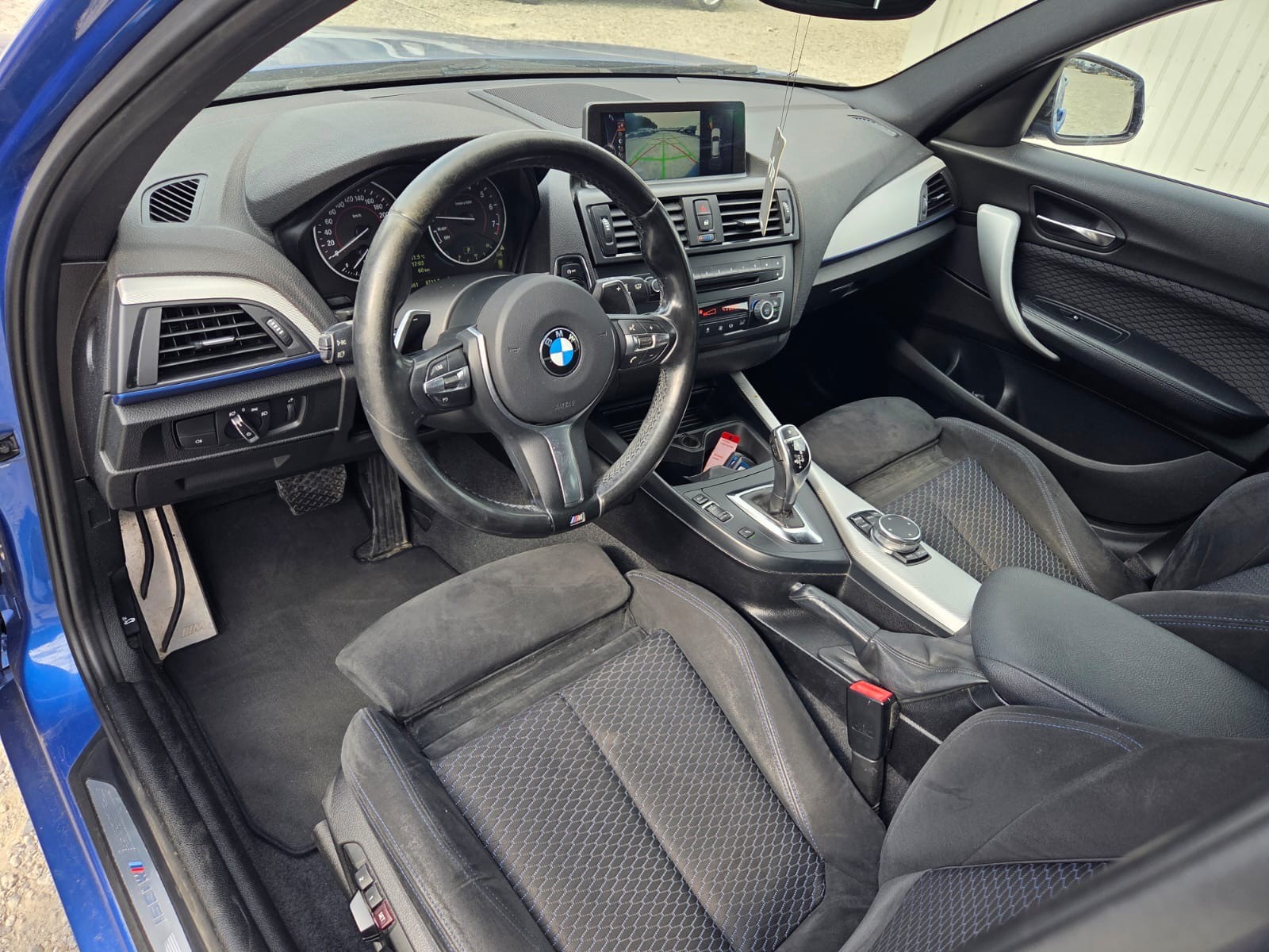 BMW M135i xDrive Steptronic-image-10