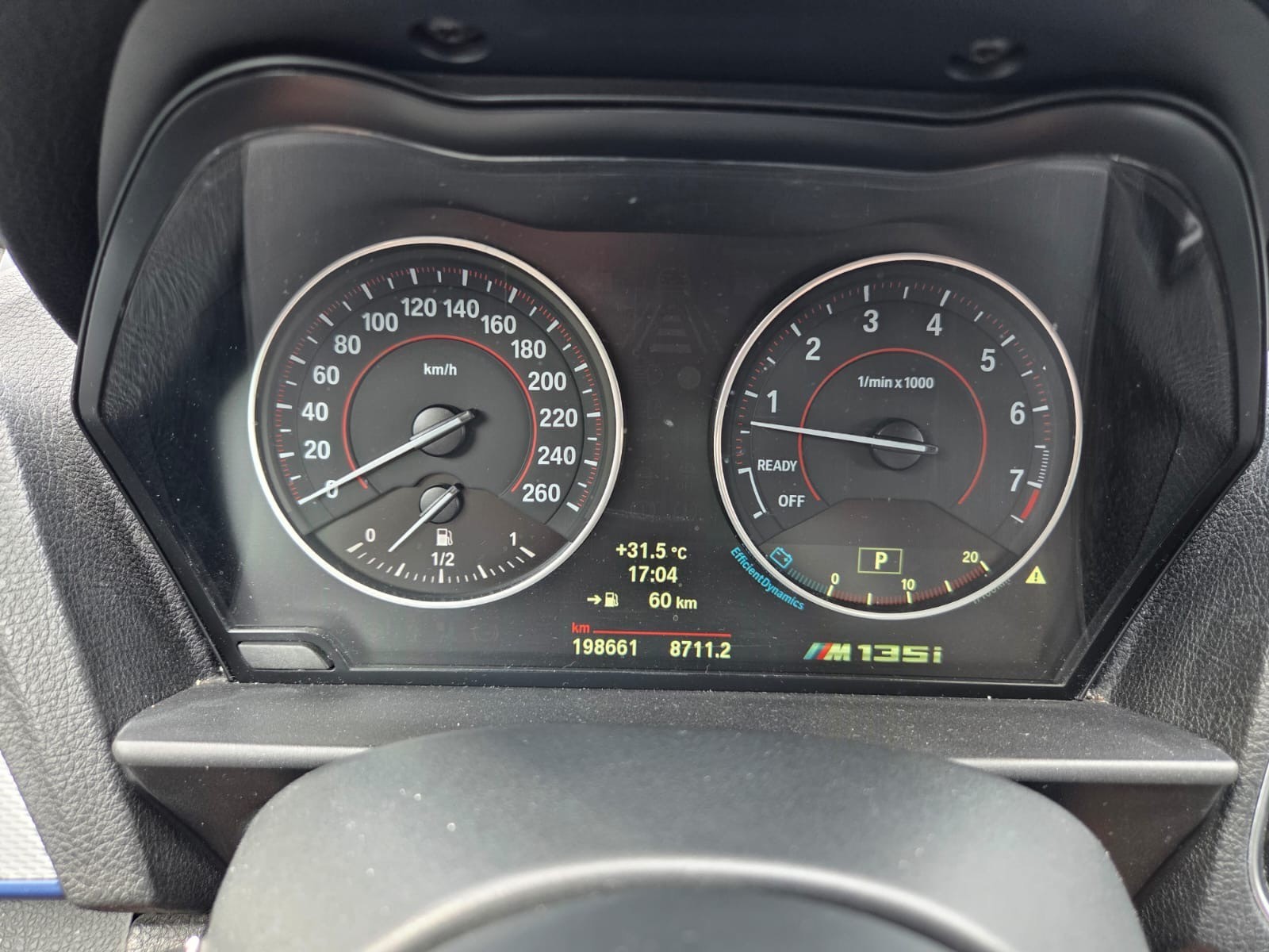 BMW M135i xDrive Steptronic-image-15