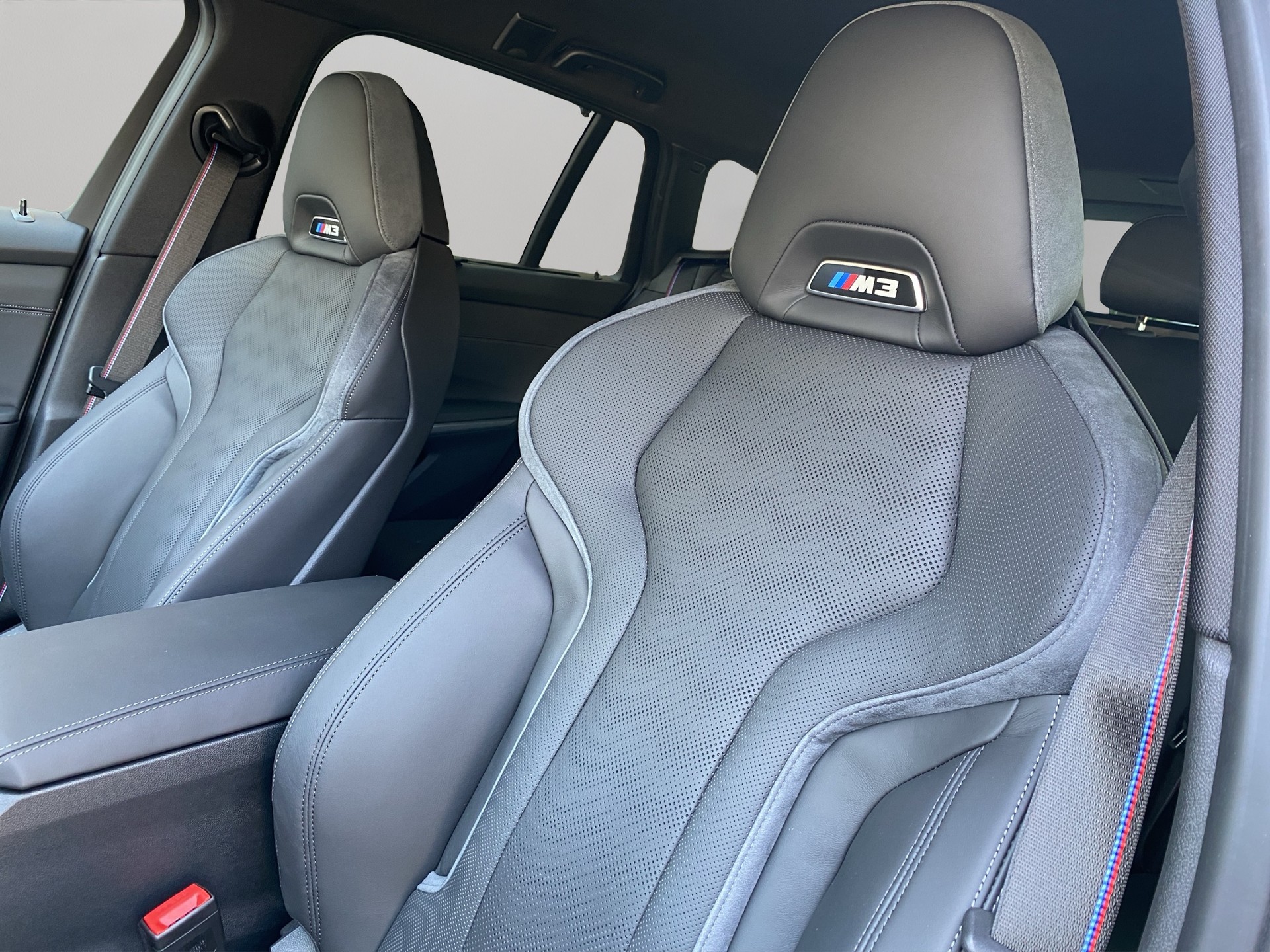 BMW M3 Touring xDrive Competition M-image-10