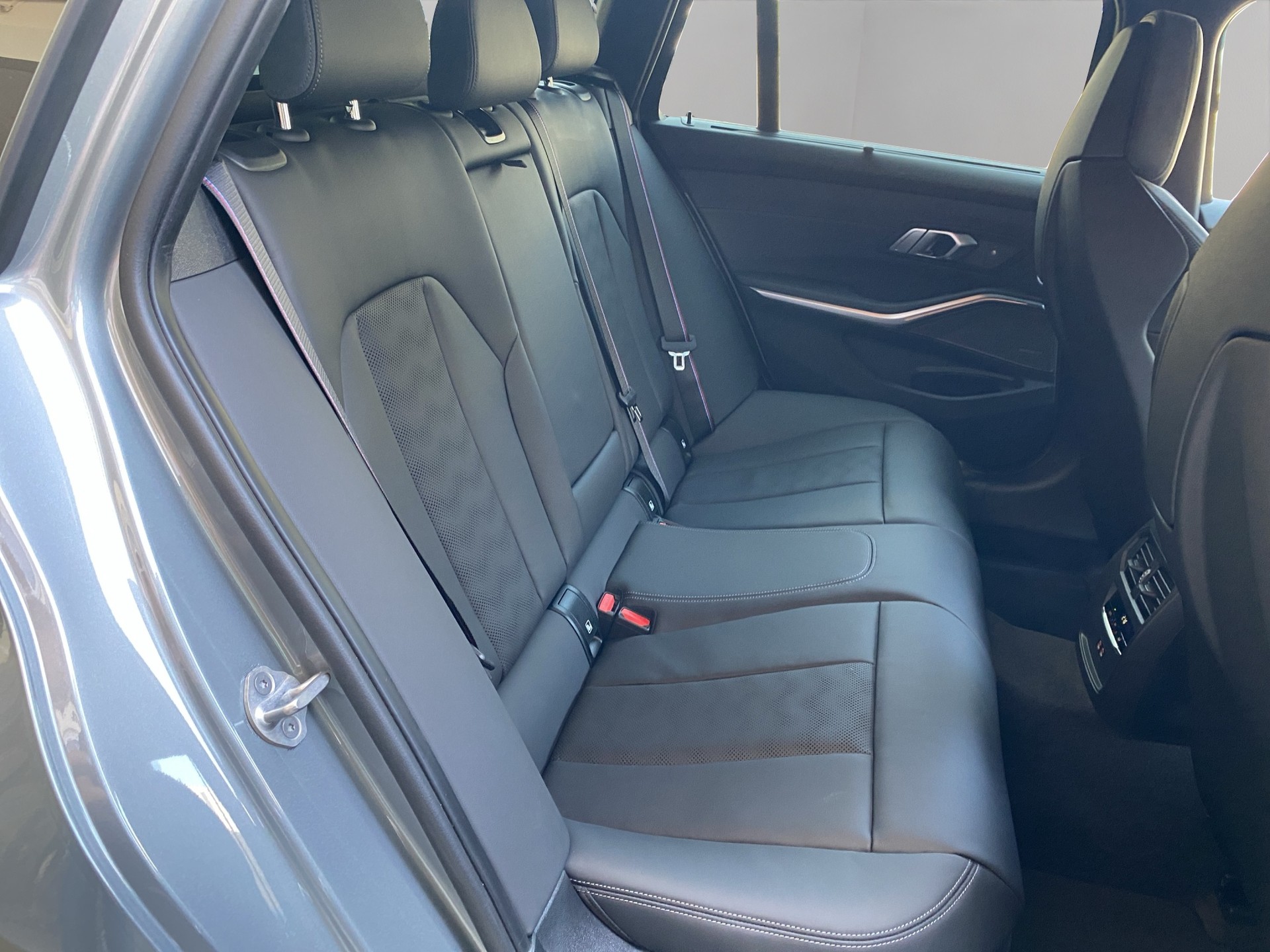 BMW M3 Touring xDrive Competition M-image-19