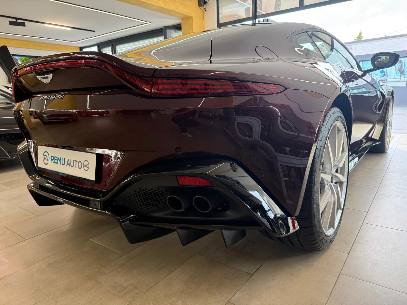 ASTON MARTIN V8 Vantage 4.0 Coupé Bi-Turbo-showroom-element-2