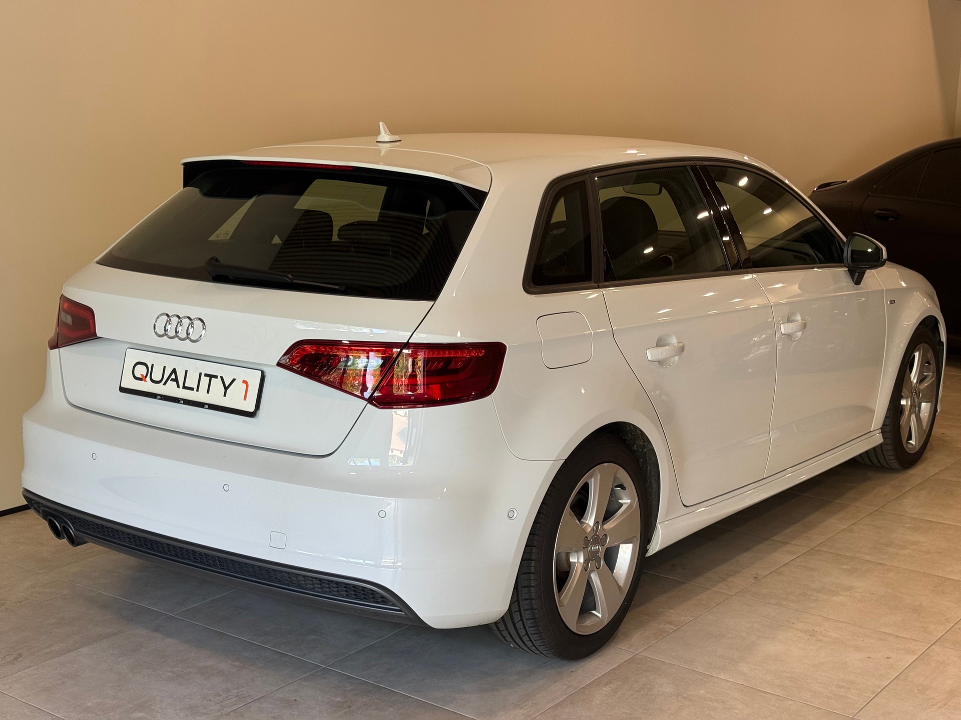AUDI A3 Sportback 1.4 TFSI Ambition S-tronic S-Line-image-4
