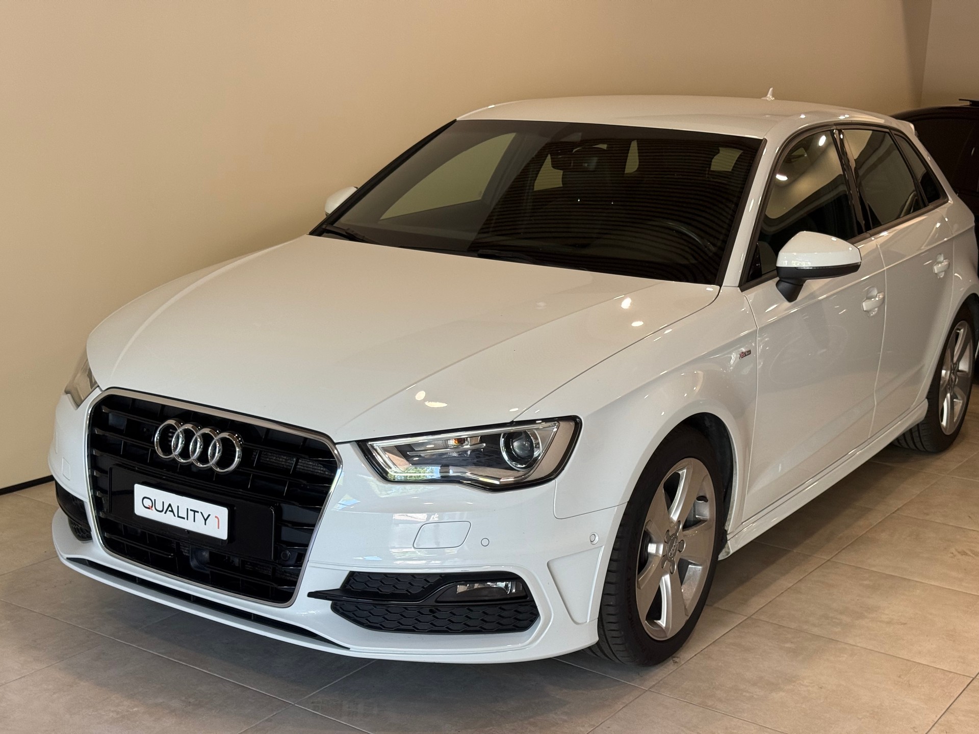 AUDI A3 Sportback 1.4 TFSI Ambition S-tronic S-Line-image-0