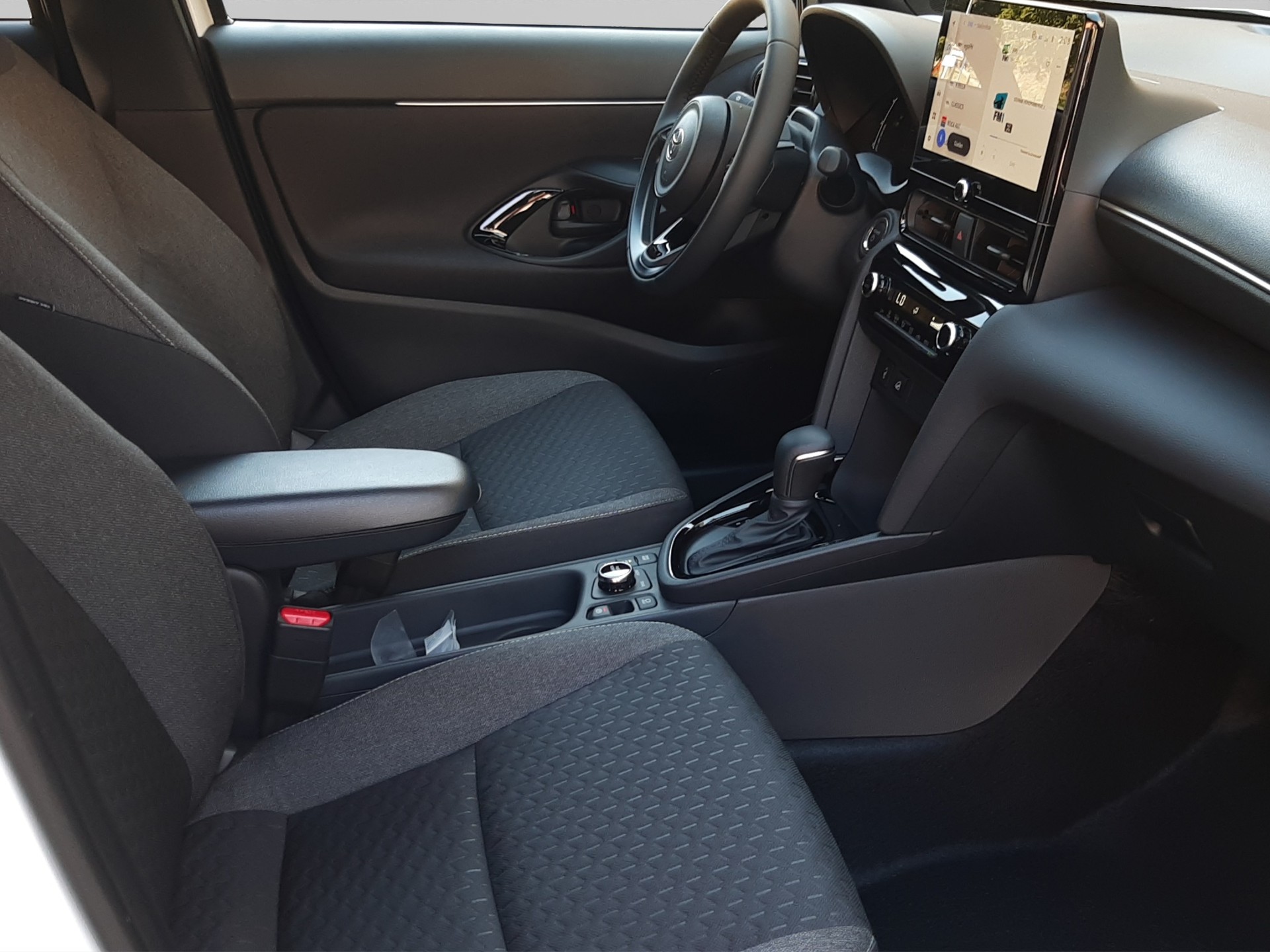 TOYOTA Yaris Cross 1.5 VVT-i HSD Trend AWD-i-image-15