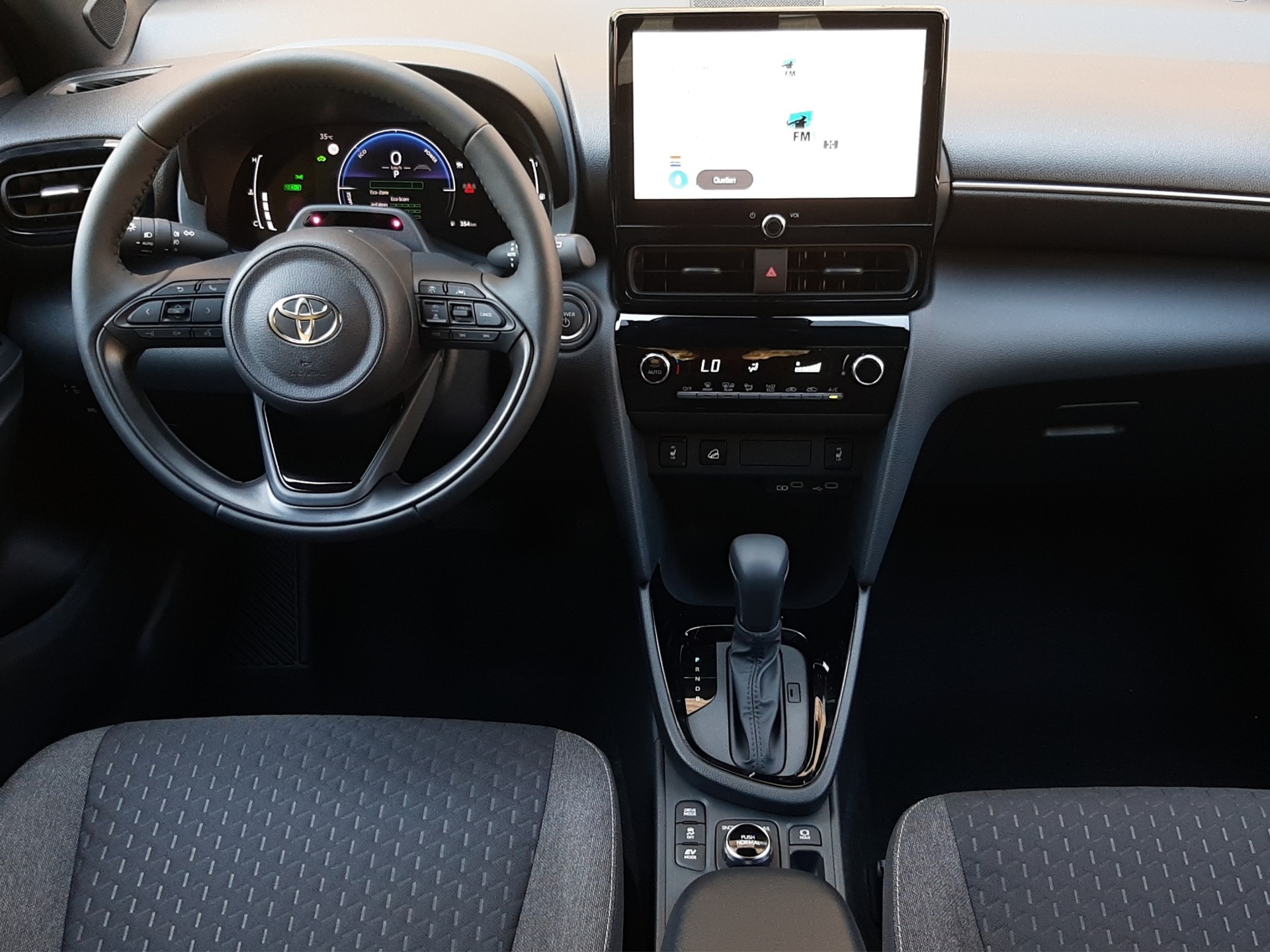 TOYOTA Yaris Cross 1.5 VVT-i HSD Trend AWD-i-image-11
