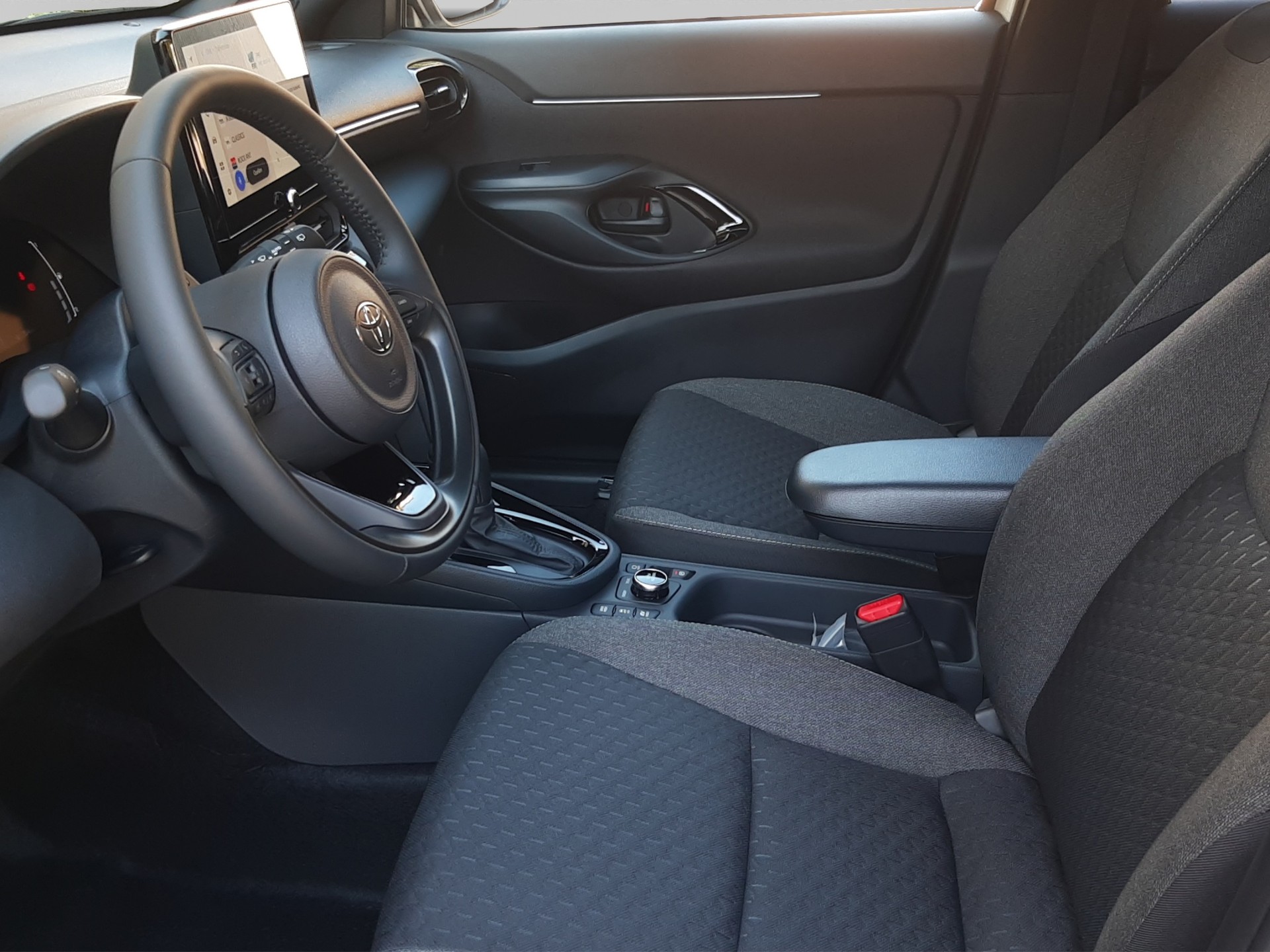 TOYOTA Yaris Cross 1.5 VVT-i HSD Trend AWD-i-image-8