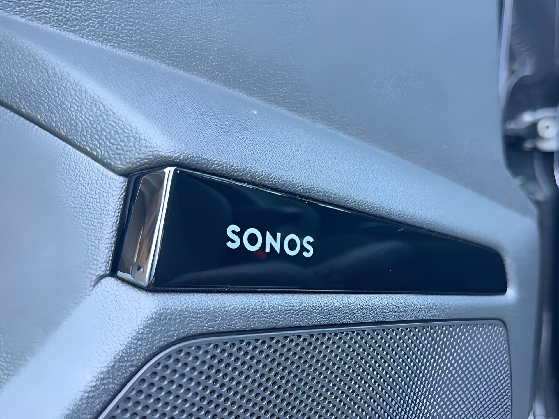 AUDI RS3 Limousine 2.5 TSI quattro S-tronic-image-10
