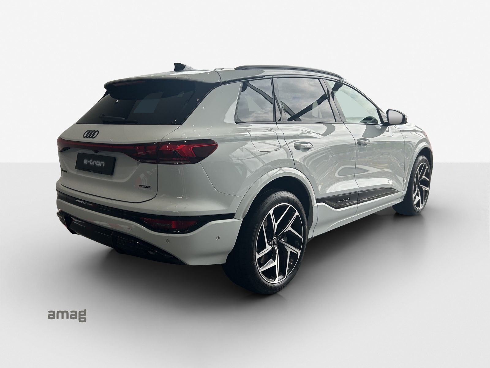 AUDI Q6 e-tron quattro-image-4