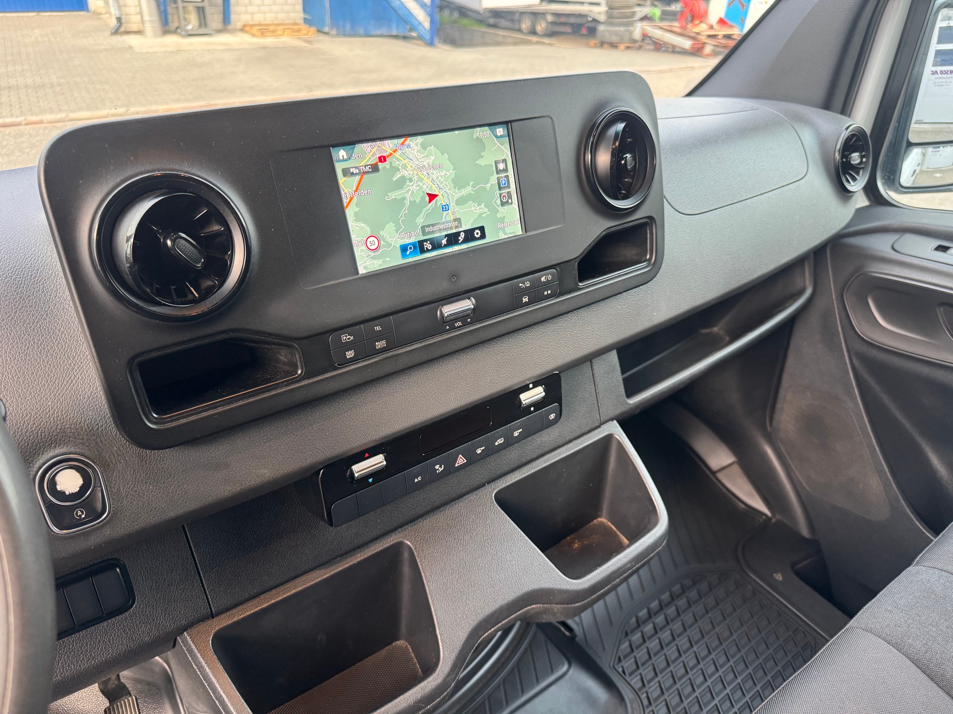 MERCEDES-BENZ Sprinter 316 CDI Standard 7G-TRONIC-image-13