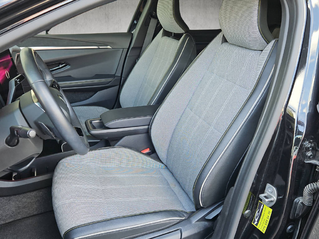 RENAULT Mégane E-Tech techno-image-4