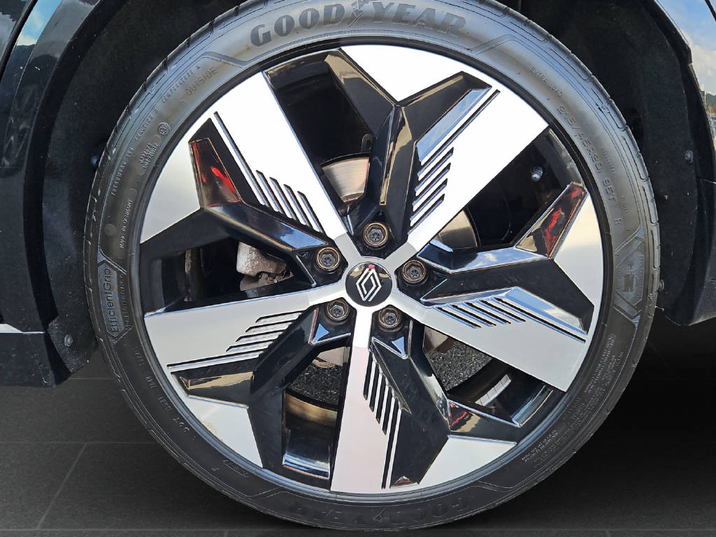 RENAULT Mégane E-Tech techno-image-10