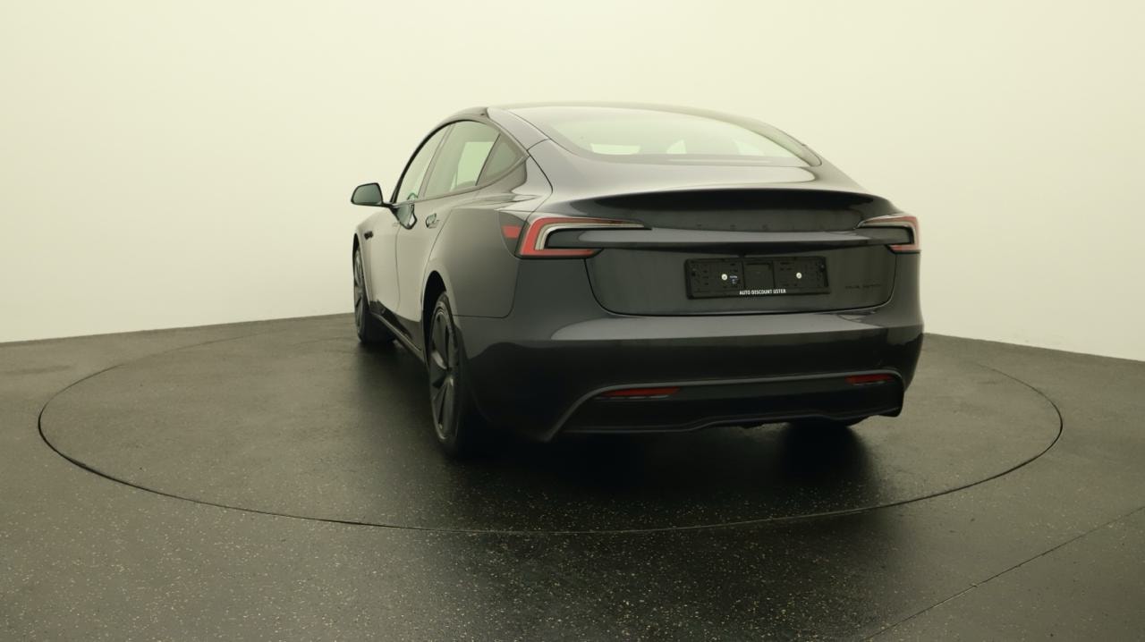 TESLA Model 3 Long Range Dual Motor AWD-showroom-element-3