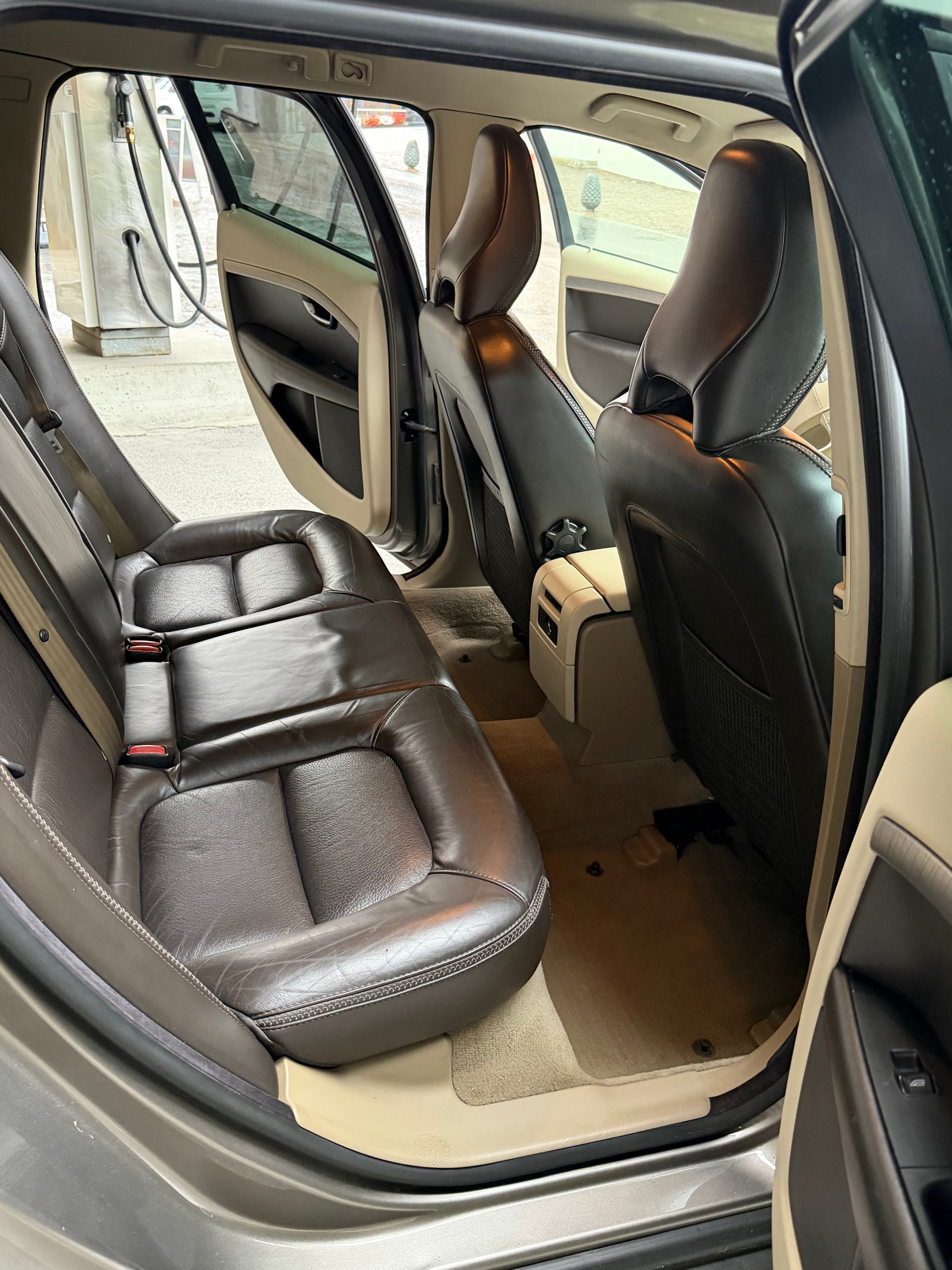 VOLVO XC70 2.4 D5 AWD Summum Geartronic-image-5