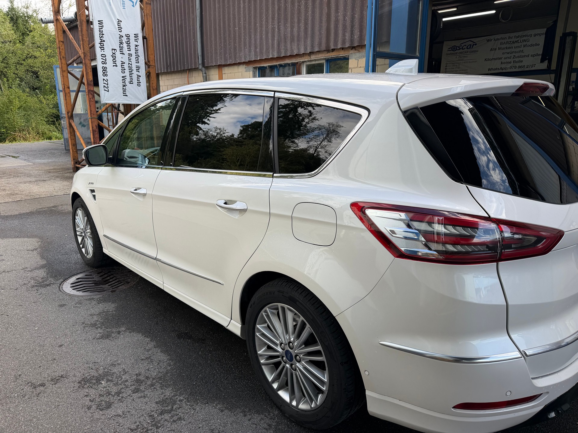 FORD S-Max 2.0 TDCi Vignale Automatic-image-10