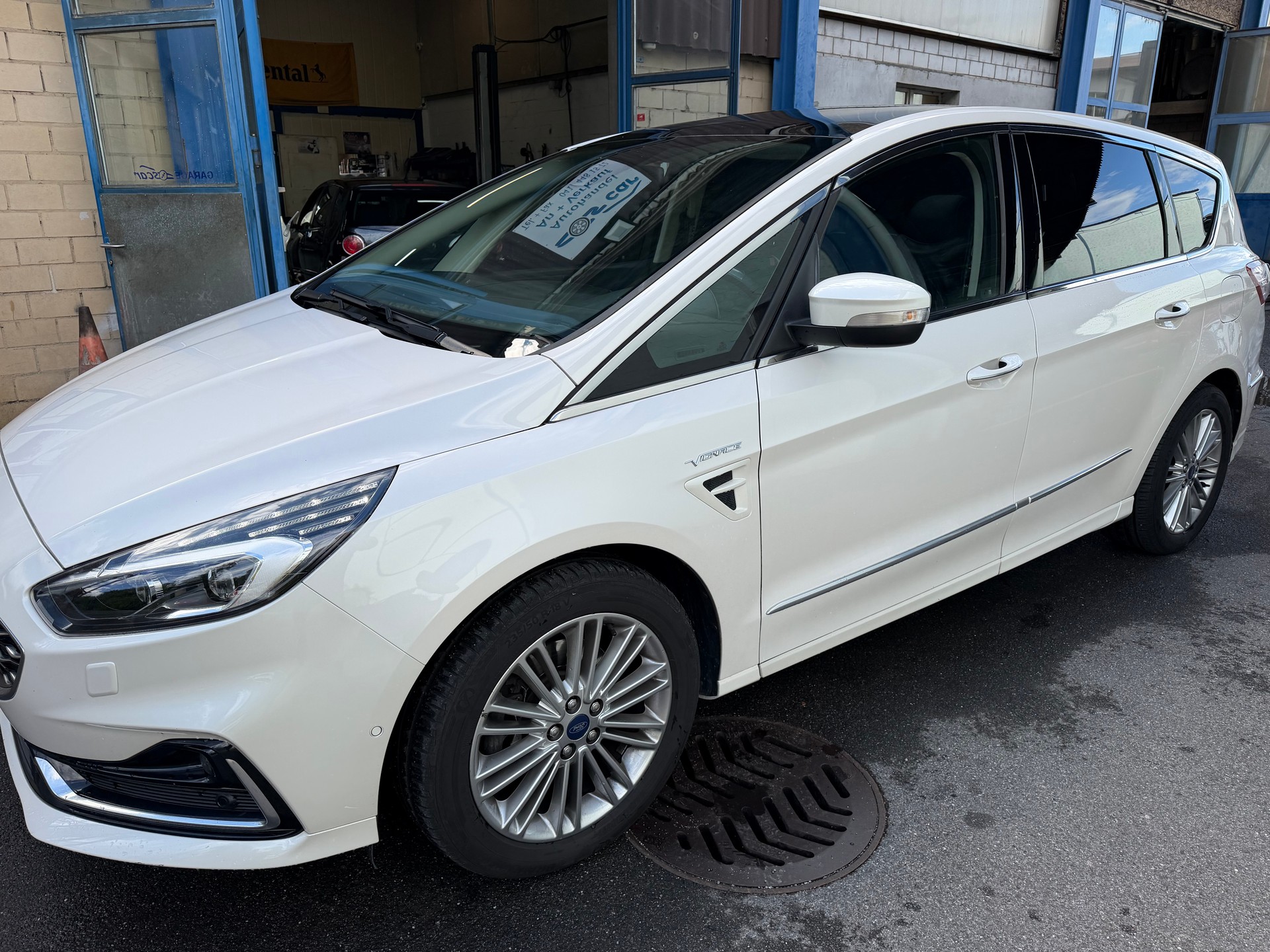 FORD S-Max 2.0 TDCi Vignale Automatic-image-0