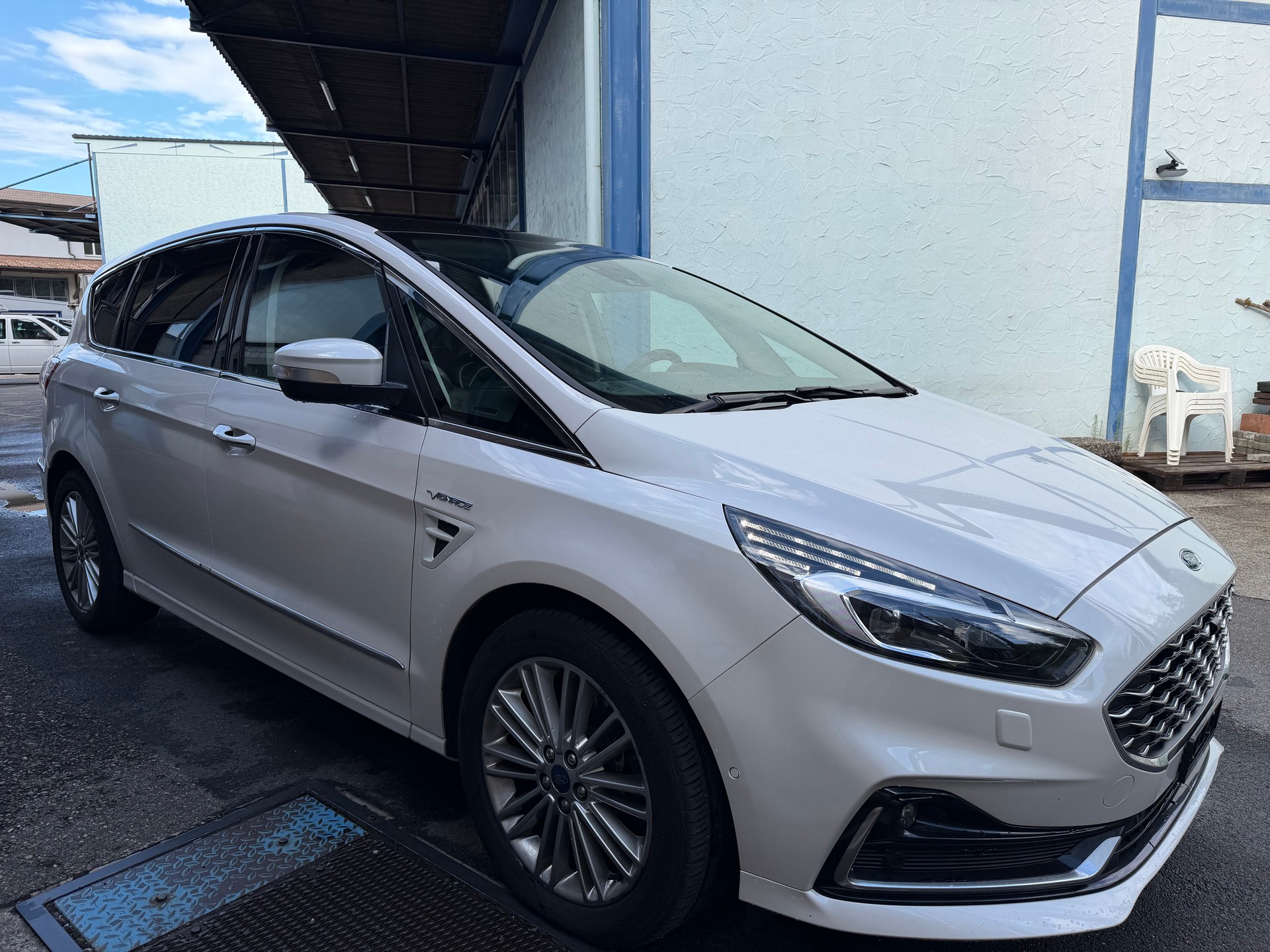 FORD S-Max 2.0 TDCi Vignale Automatic-image-12
