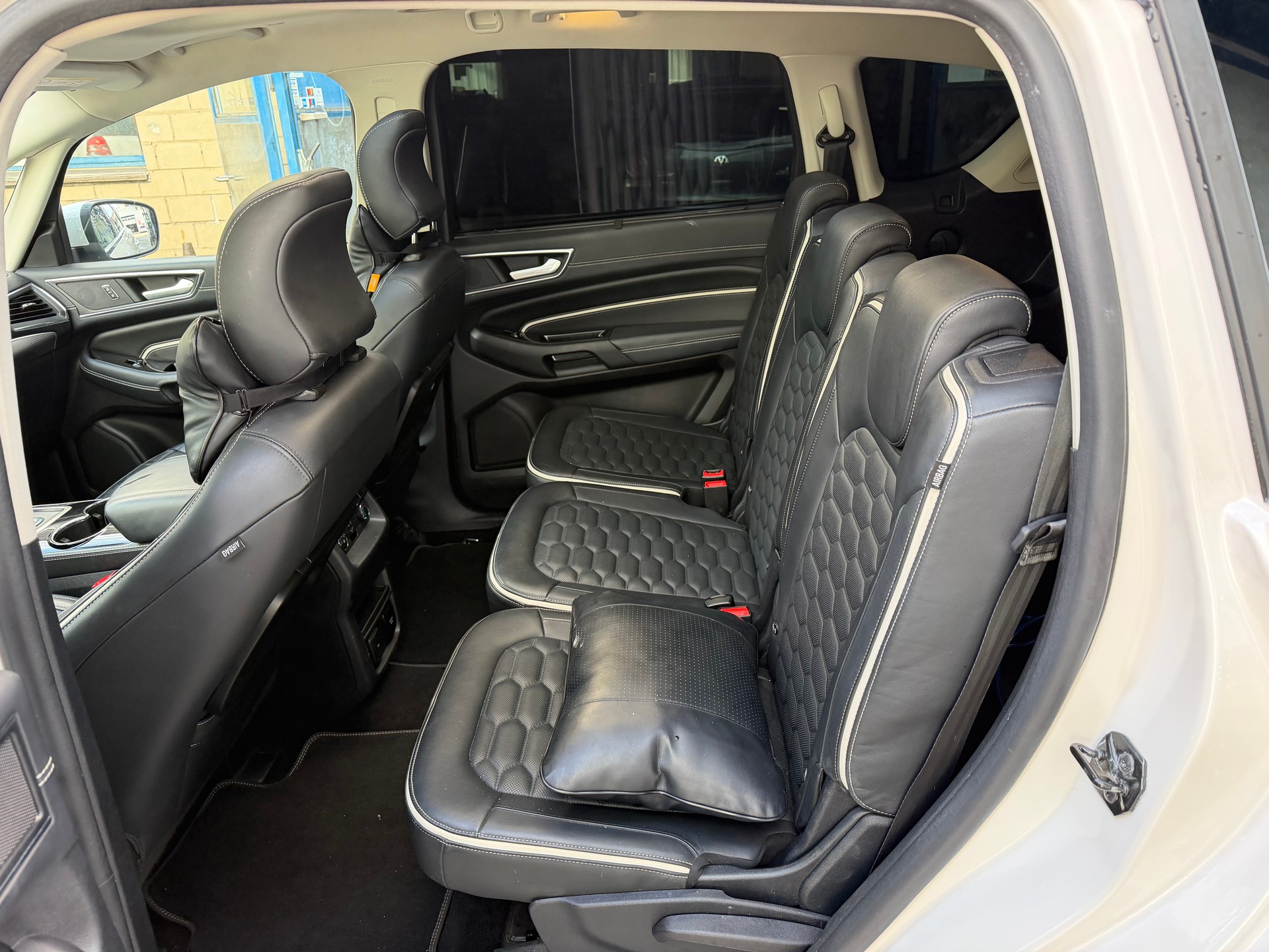 FORD S-Max 2.0 TDCi Vignale Automatic-image-9